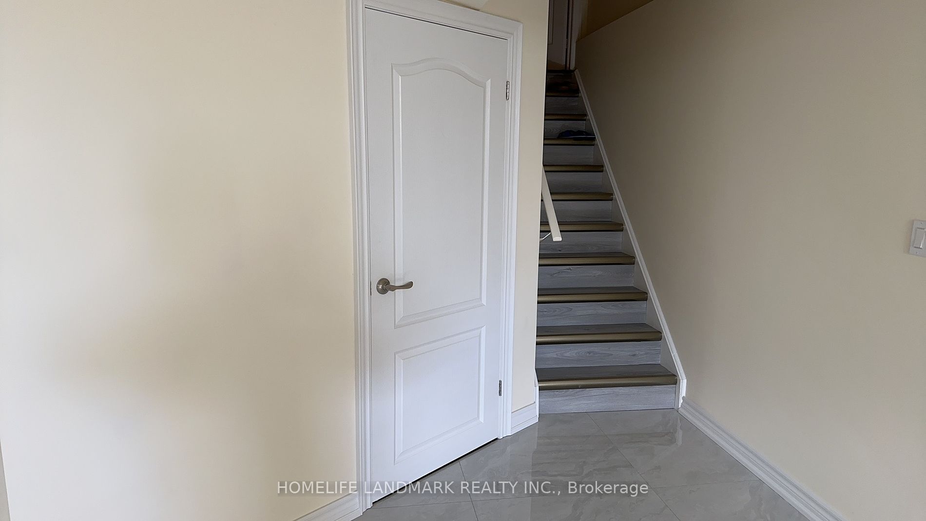 274 The Bridle Walk Property Photo 16