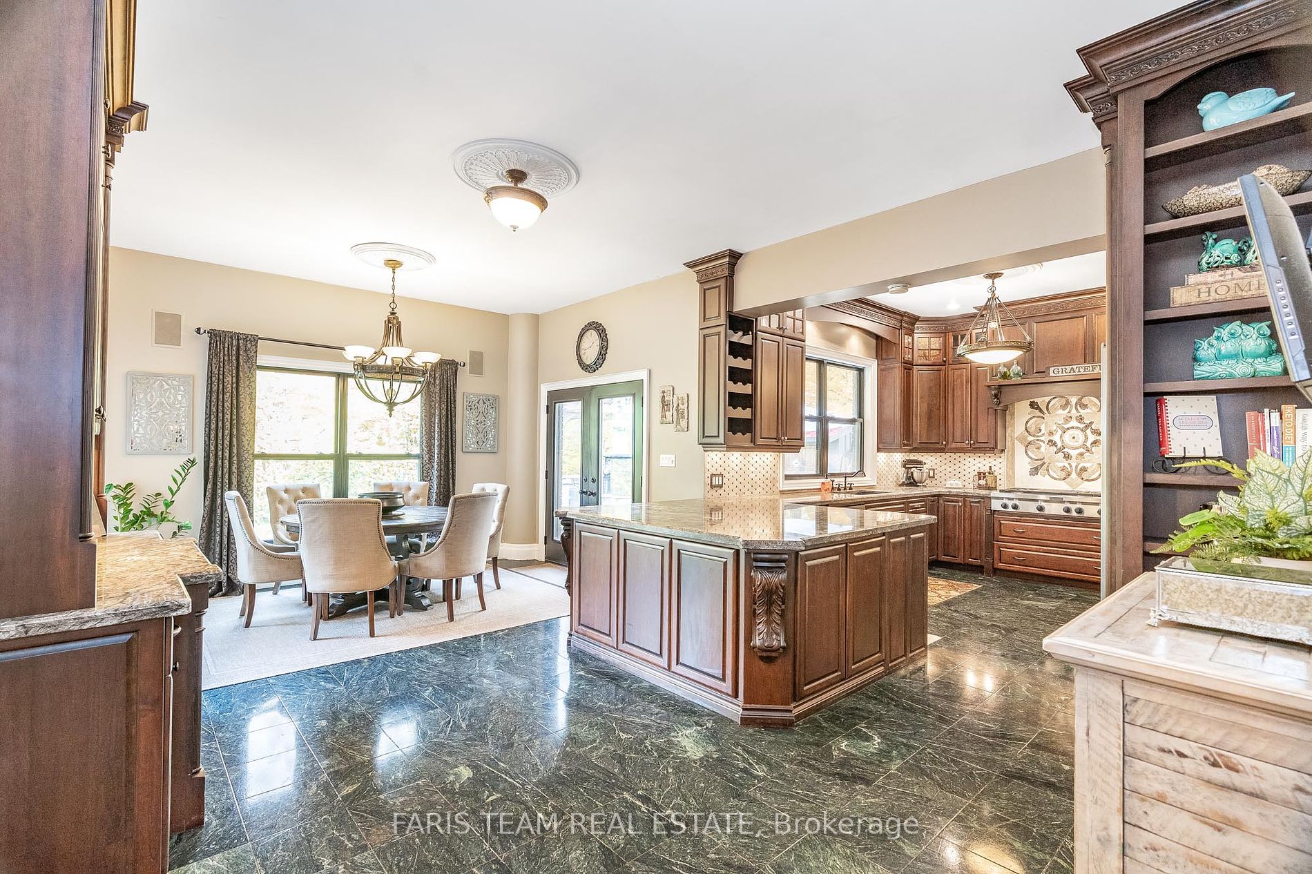 1826 Quantz Cres Property Photo 4
