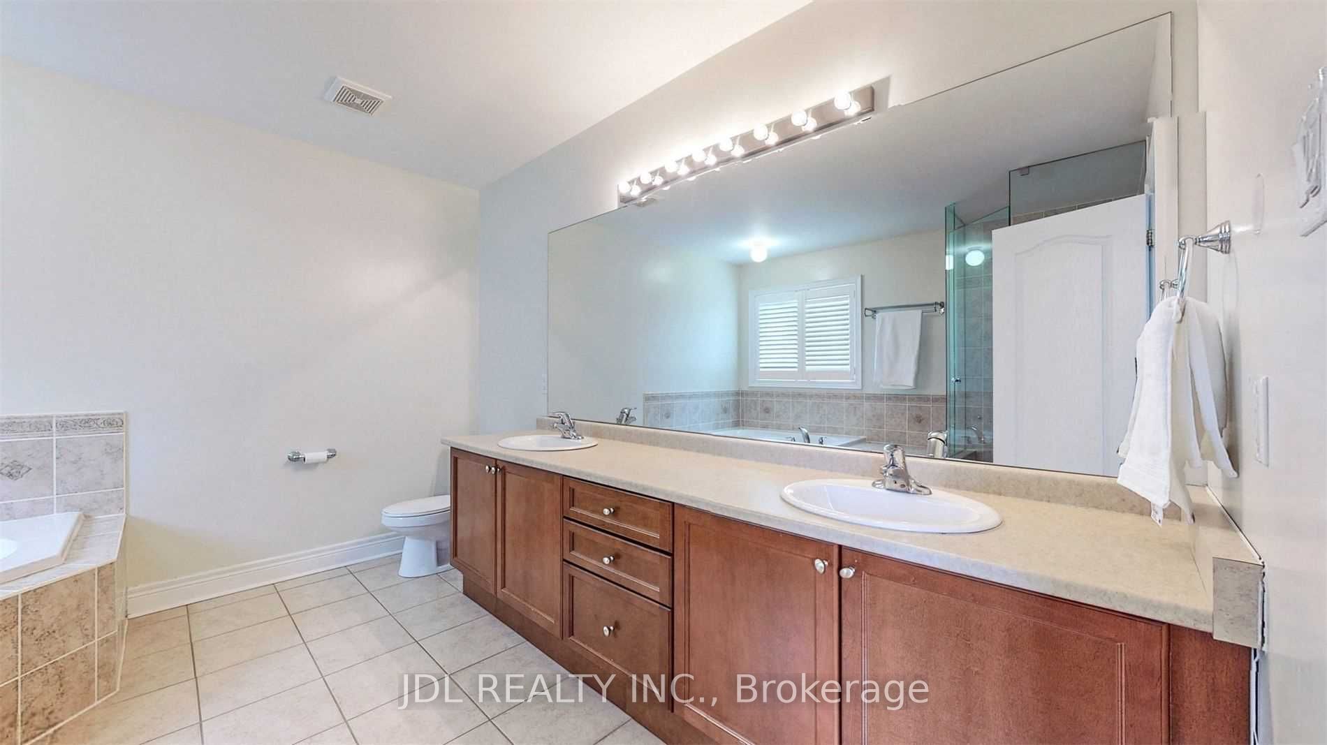 92 Princess Diana Dr Property Photo 19