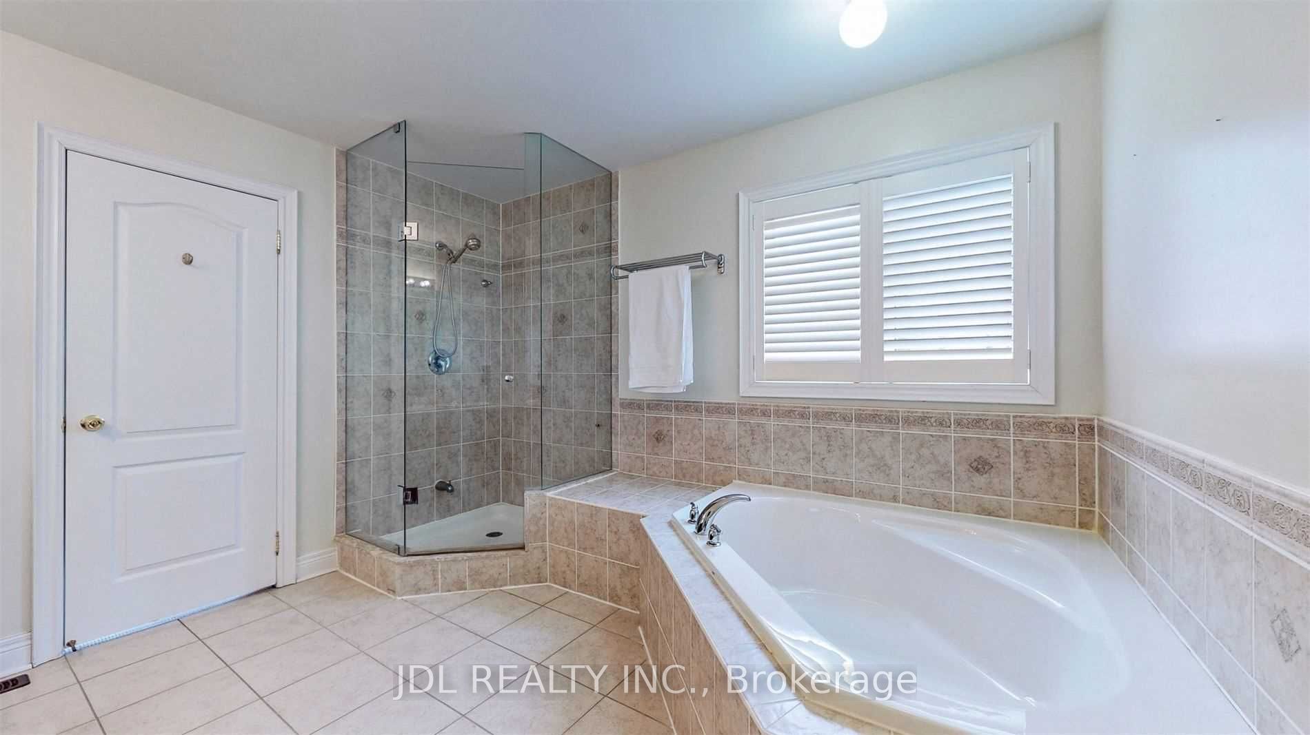 92 Princess Diana Dr Property Photo 20