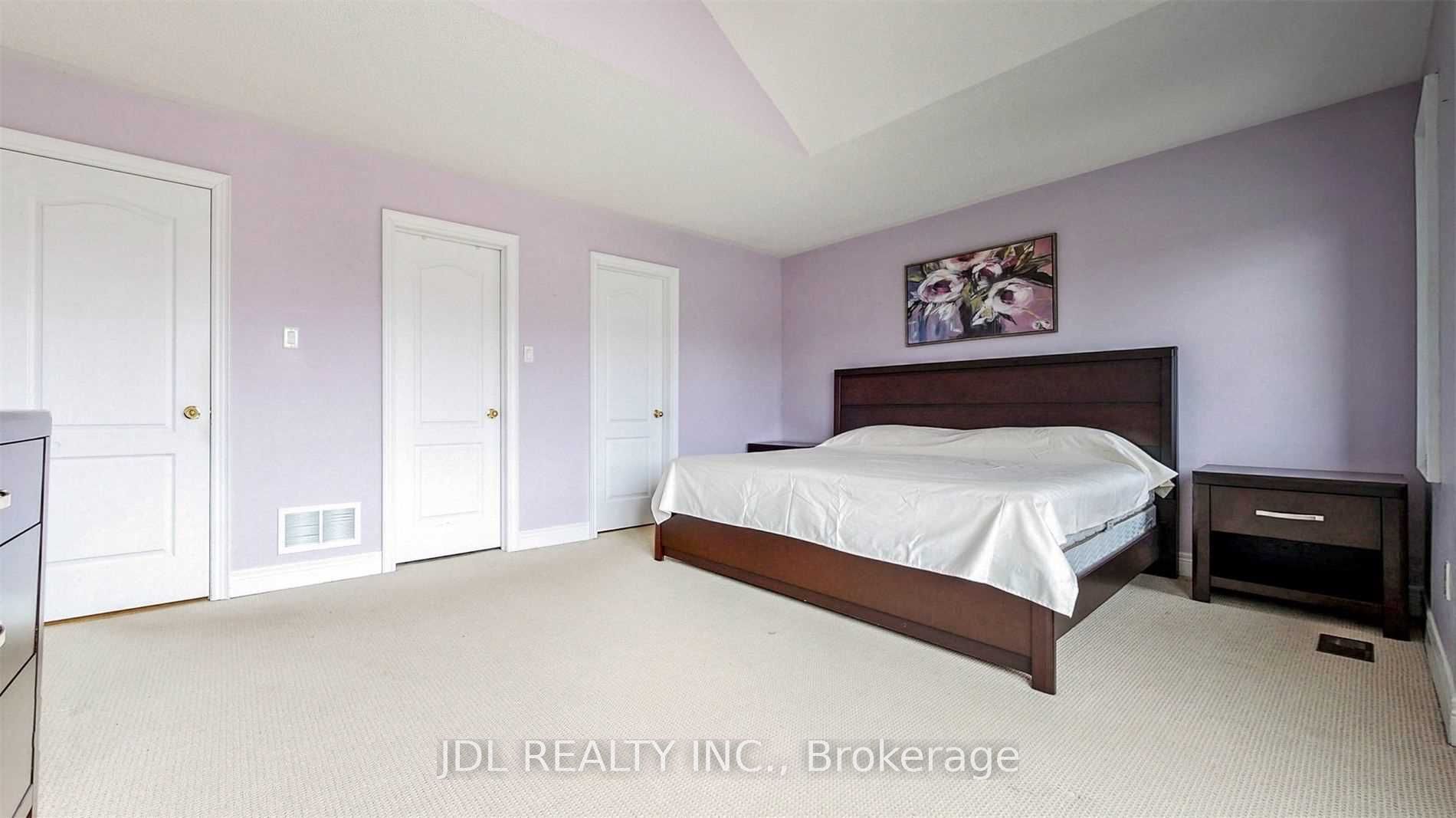 92 Princess Diana Dr Property Photo 22
