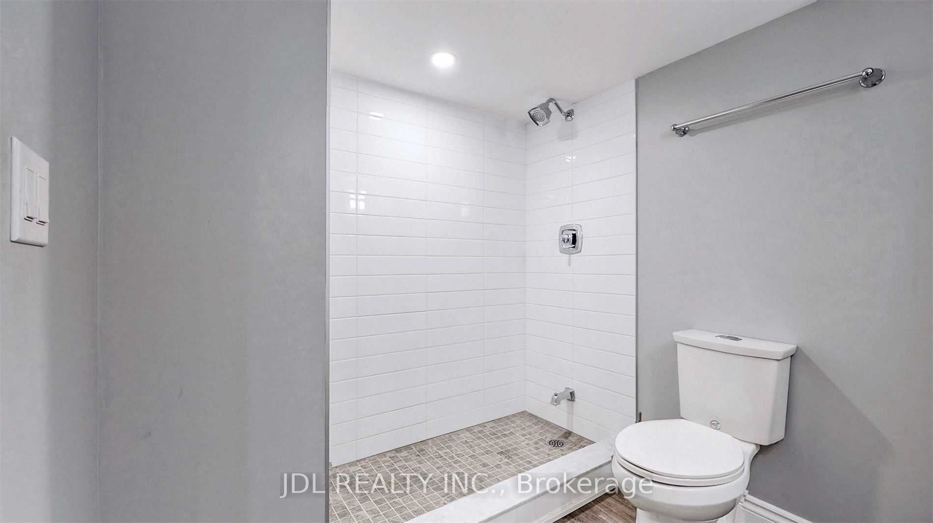 92 Princess Diana Dr Property Photo 37