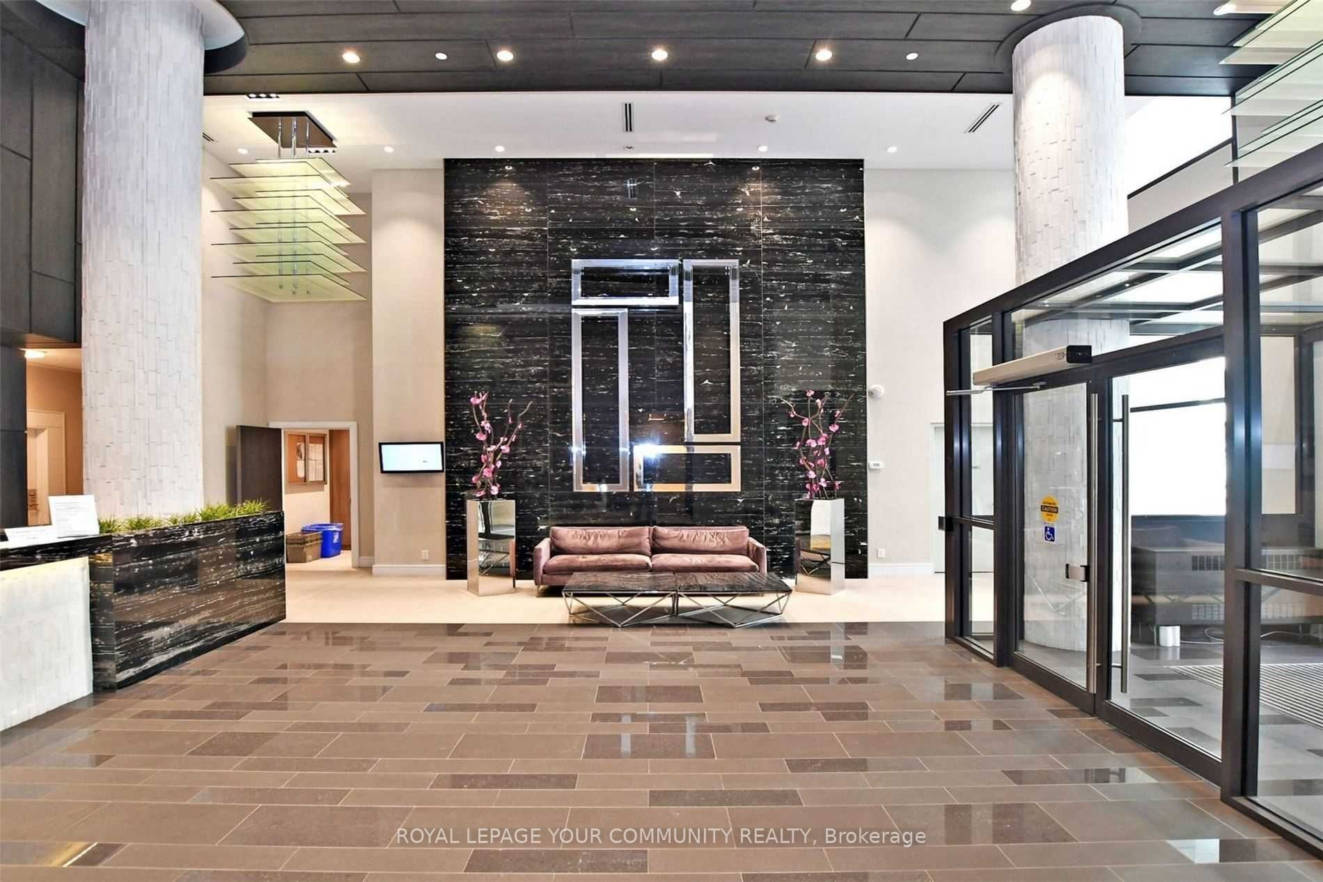 9201 Yonge St 2401 Property Photo 4