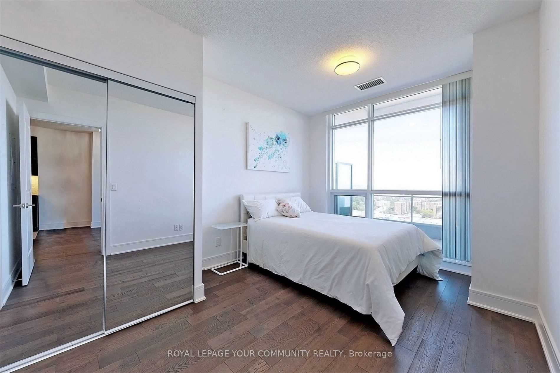 9201 Yonge St 2401 Property Photo 11