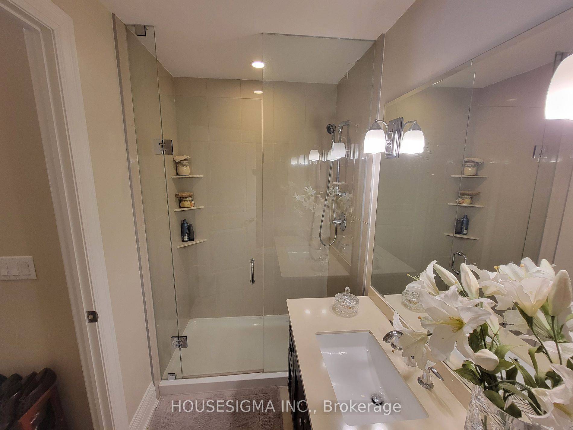 80 Burns Blvd 21 Property Photo 10