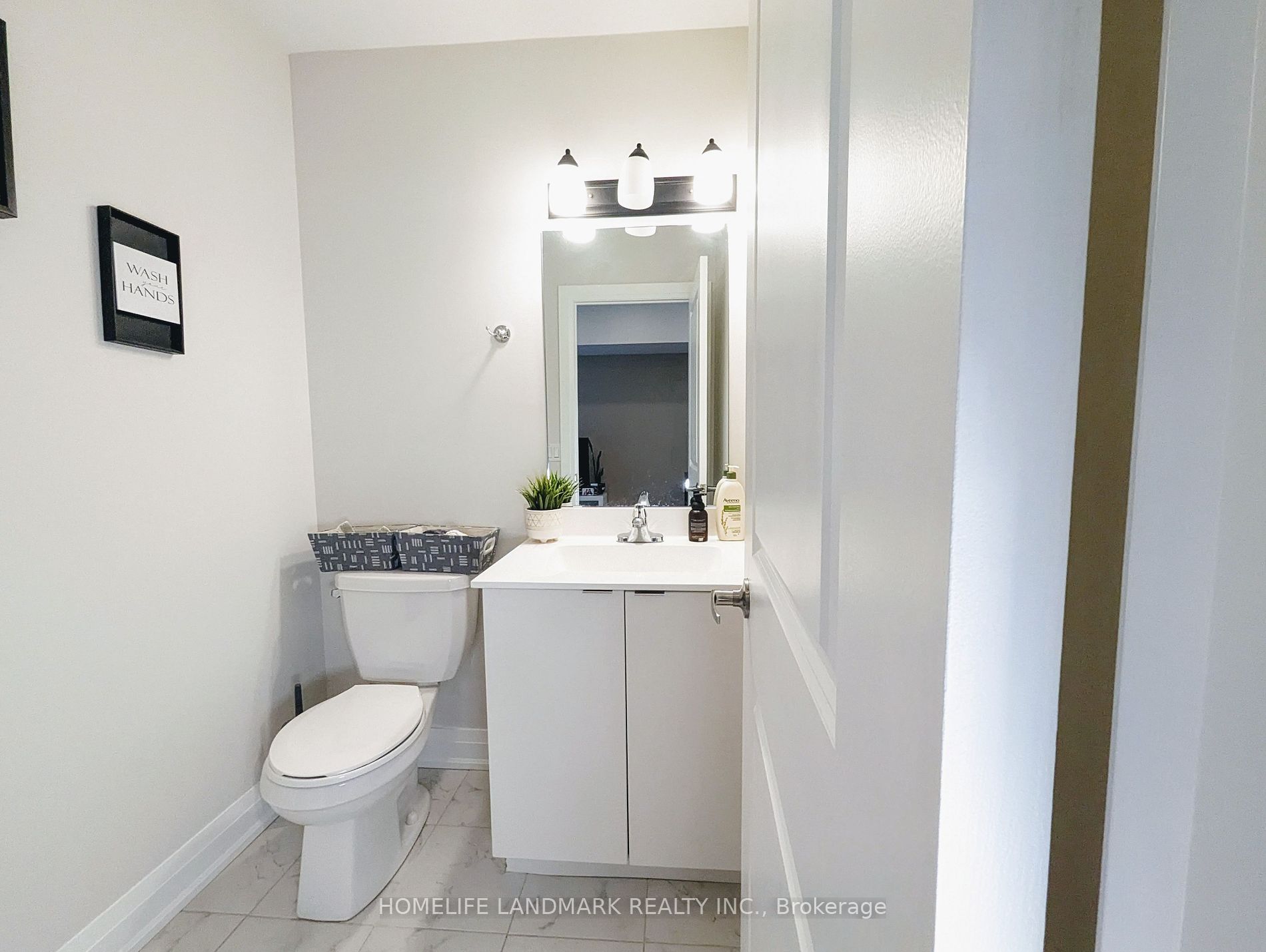 52 Coles Ave 303 Property Photo 8