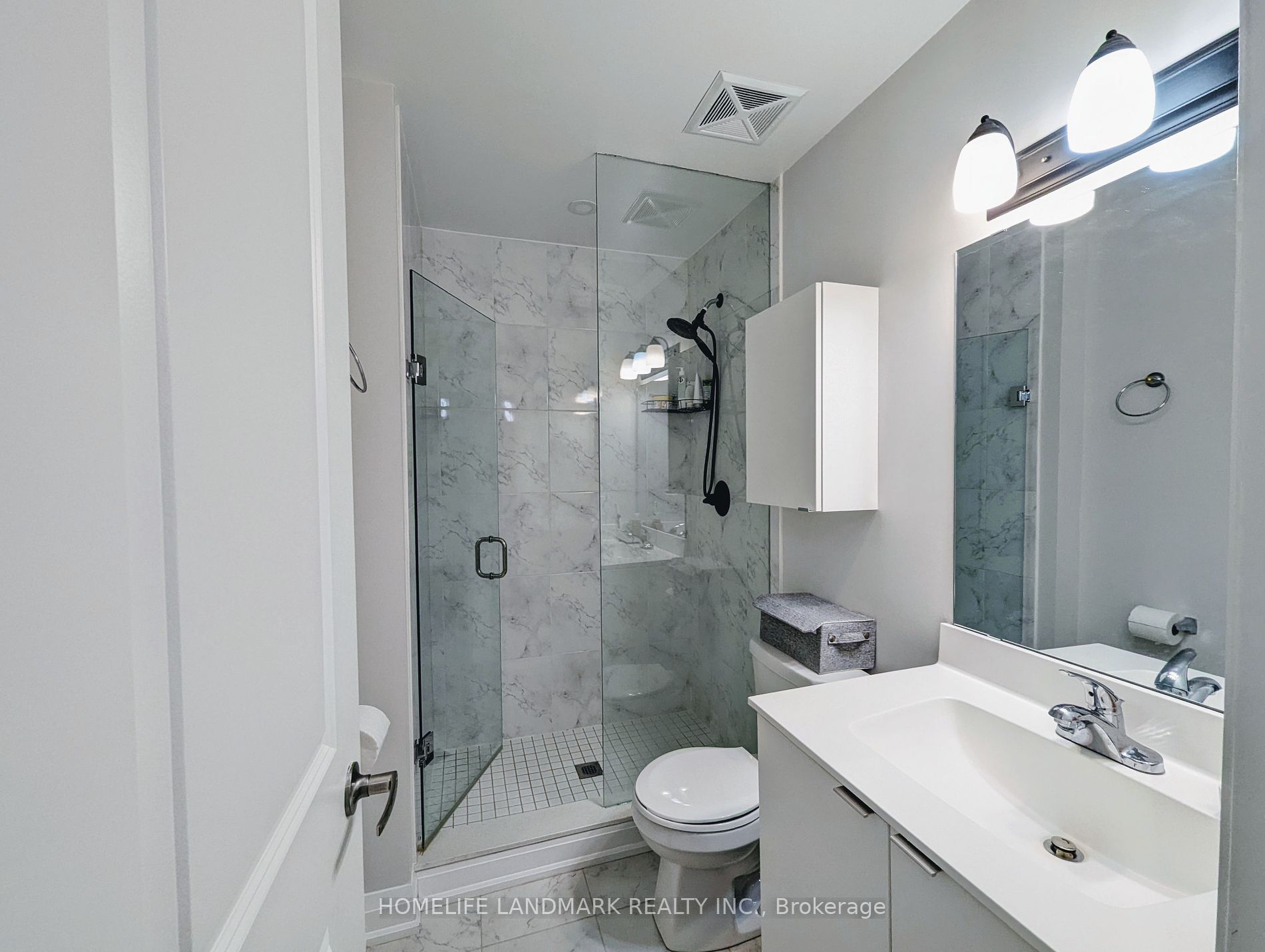 52 Coles Ave 303 Property Photo 13