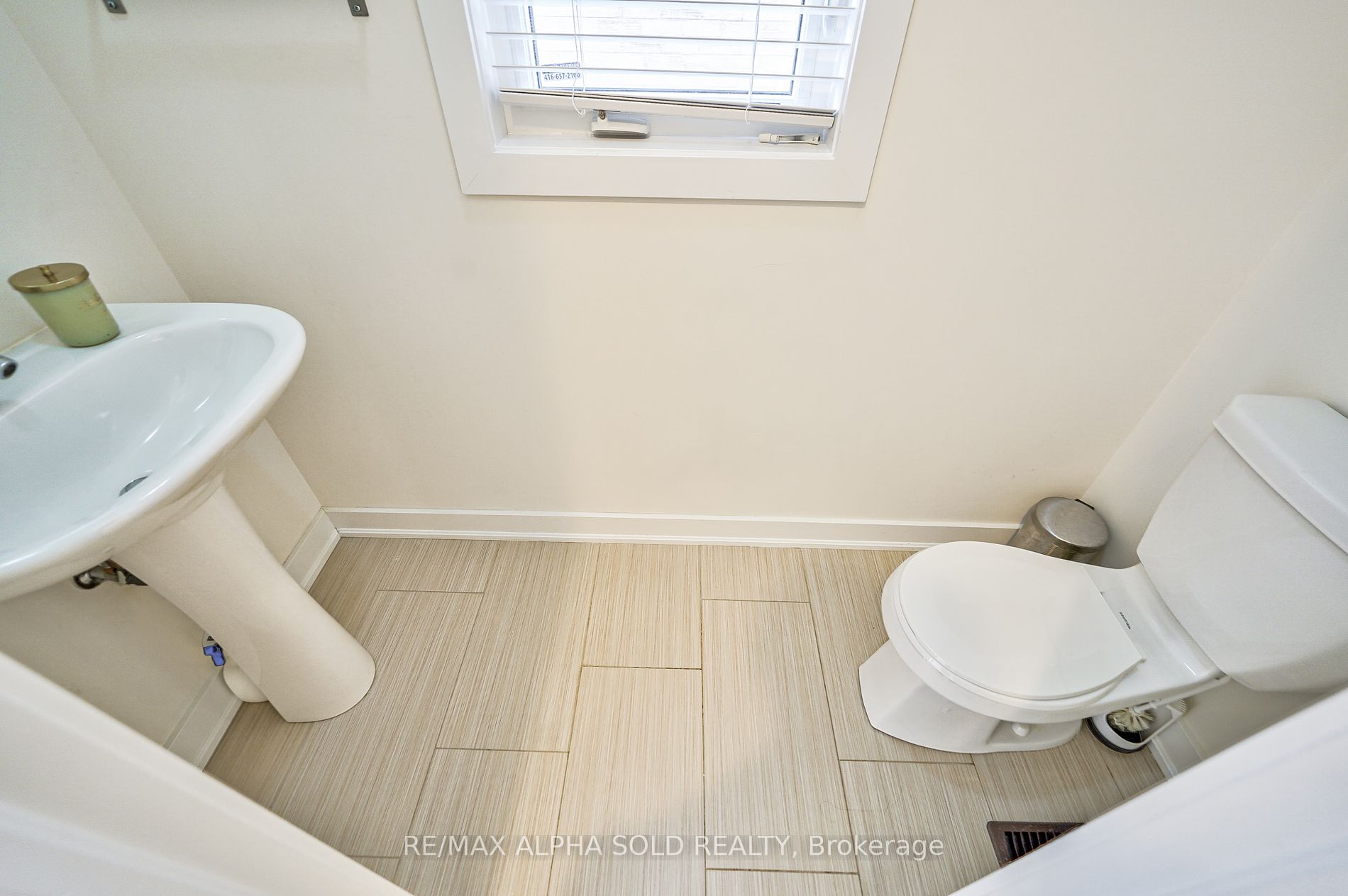 21 Dariole Dr Property Photo 5