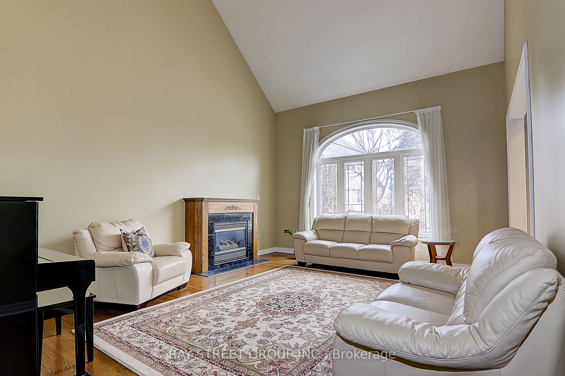 19 Lazenby Crt Property Photo 7