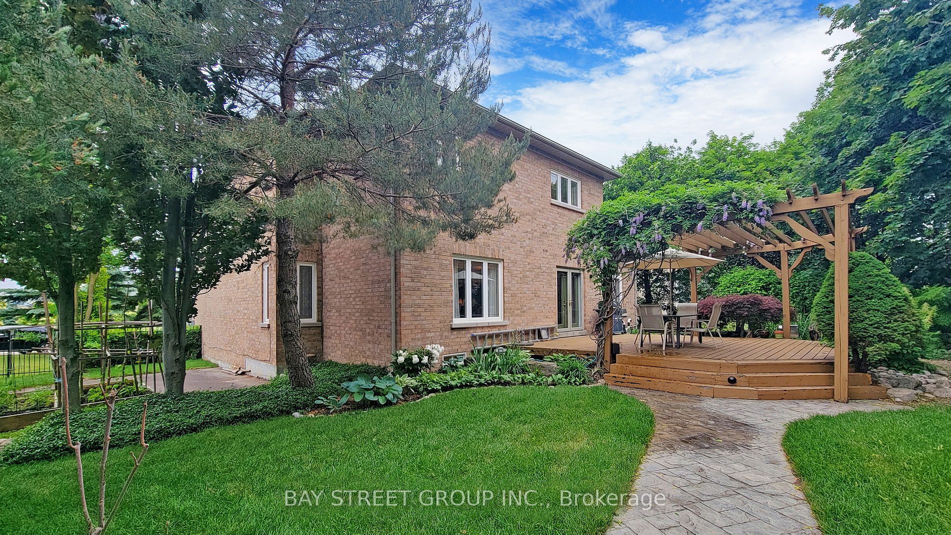 19 Lazenby Crt Property Photo 34