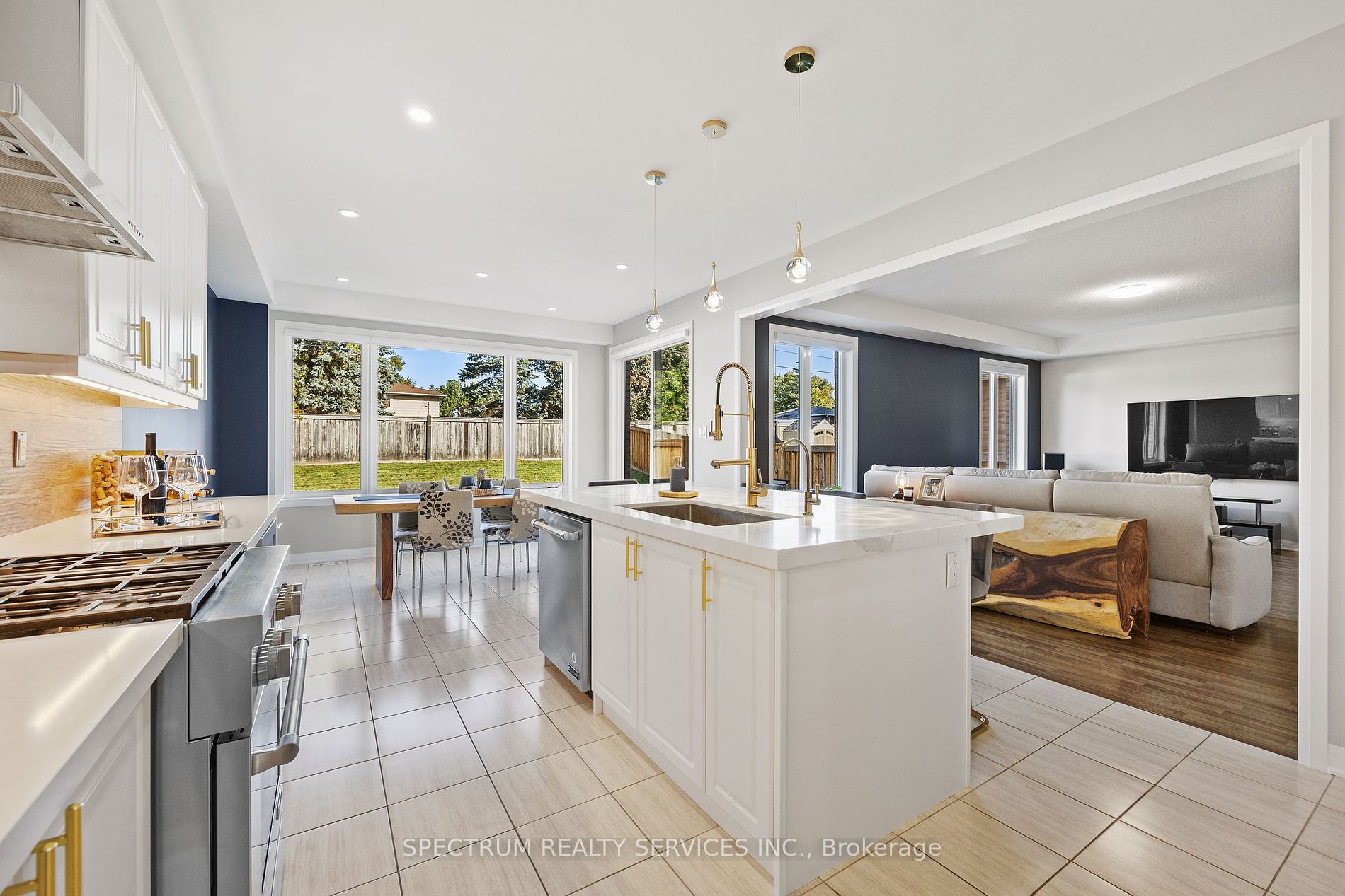 52 Pridham Pl Property Photo 8