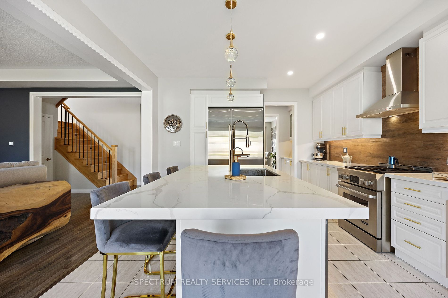 52 Pridham Pl Property Photo 12