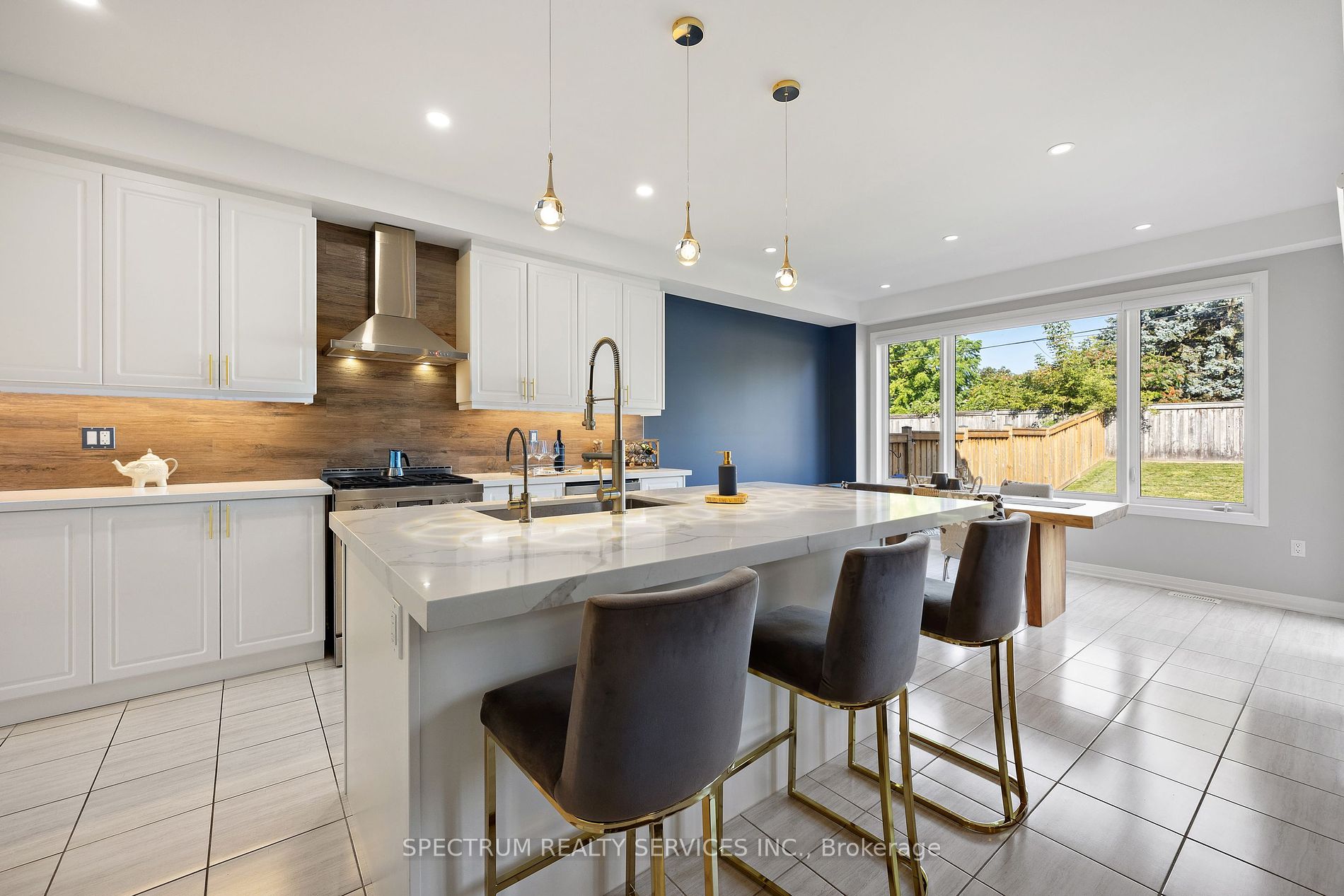 52 Pridham Pl Property Photo 14