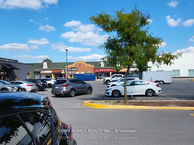 13075 Yonge St Property Photo 18