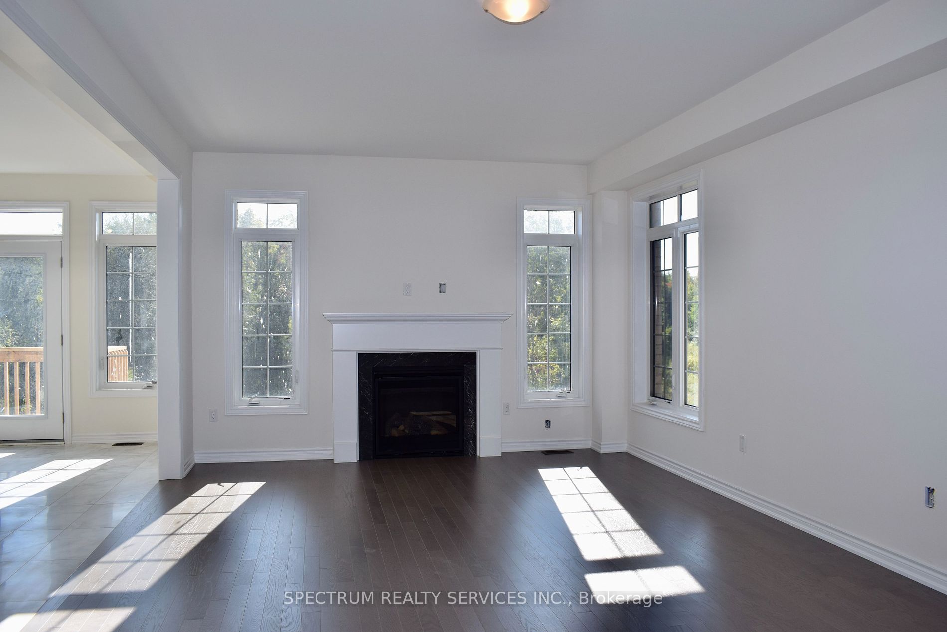 206 Ferragine Cres Property Photo 11