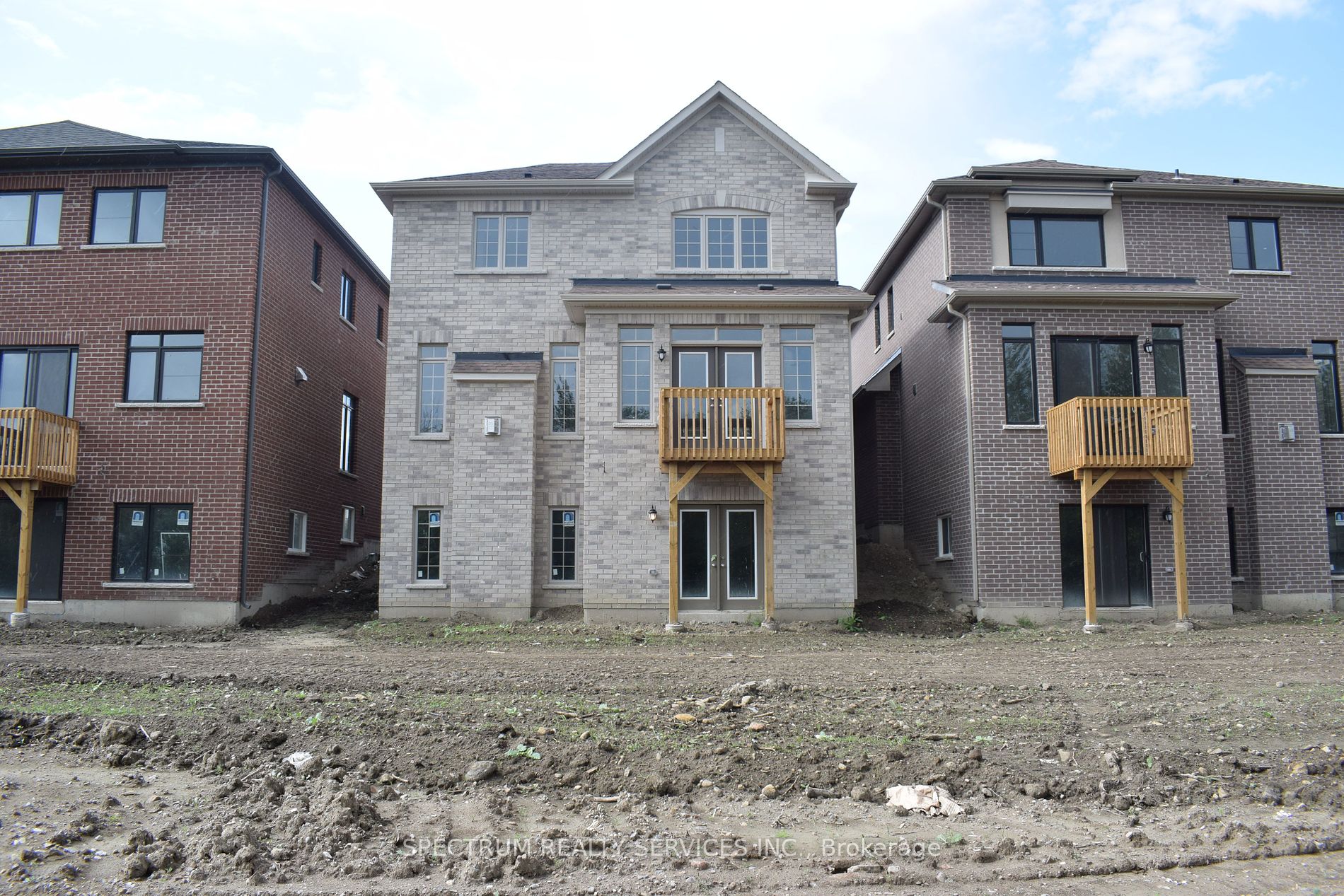 206 Ferragine Cres Property Photo 25