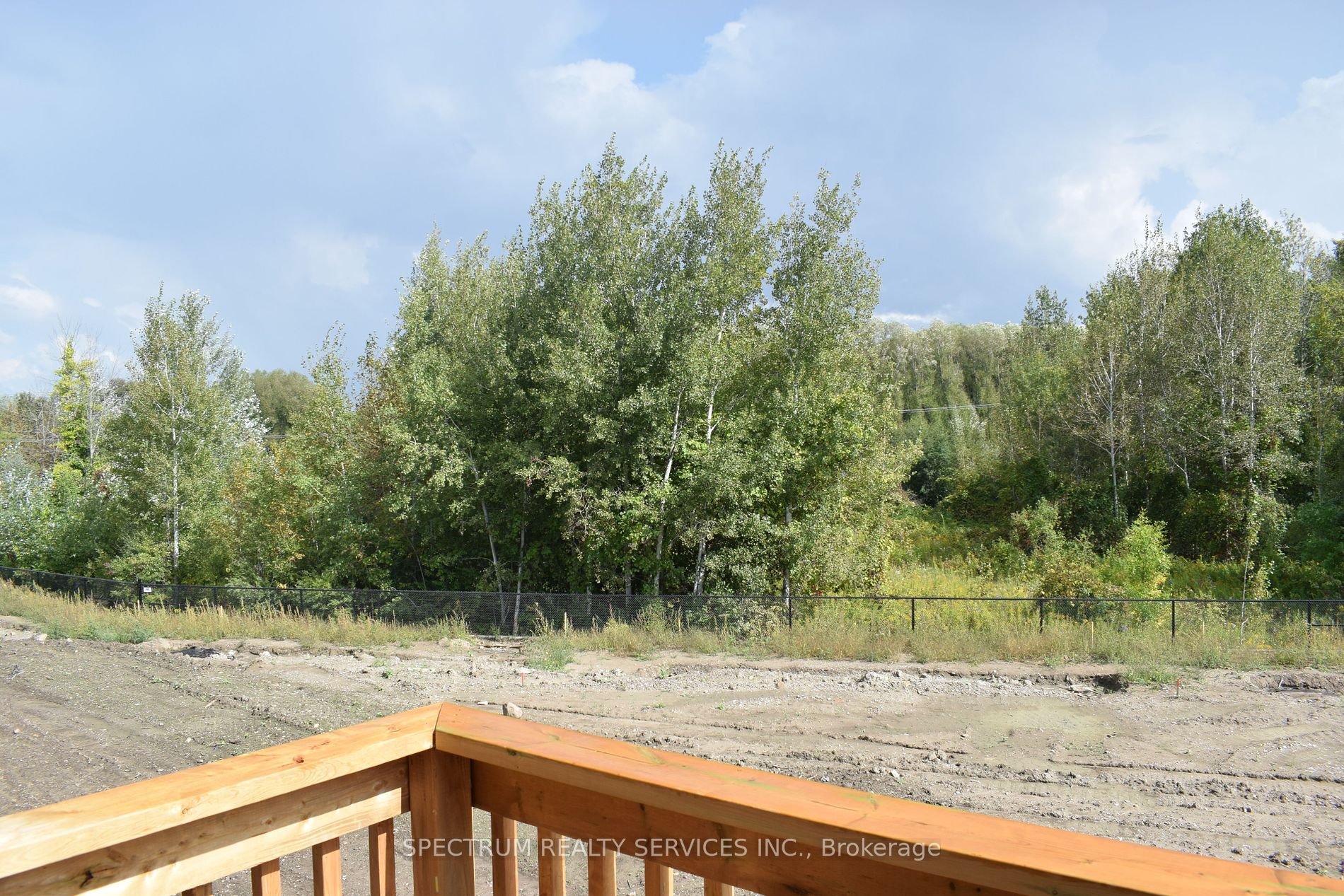 206 Ferragine Cres Property Photo 28
