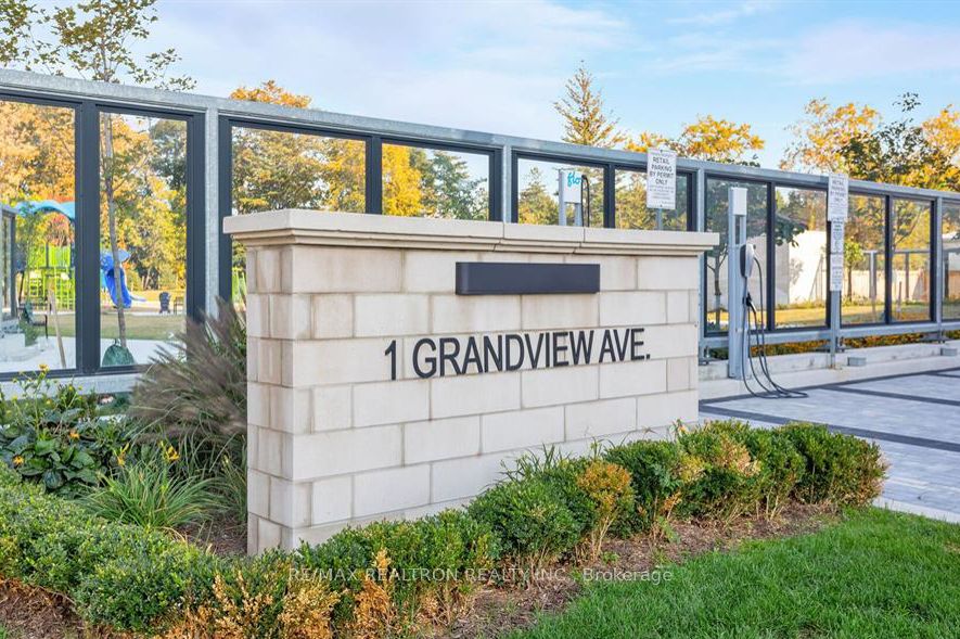 1 Grandview Ave 08 Property Photo 2