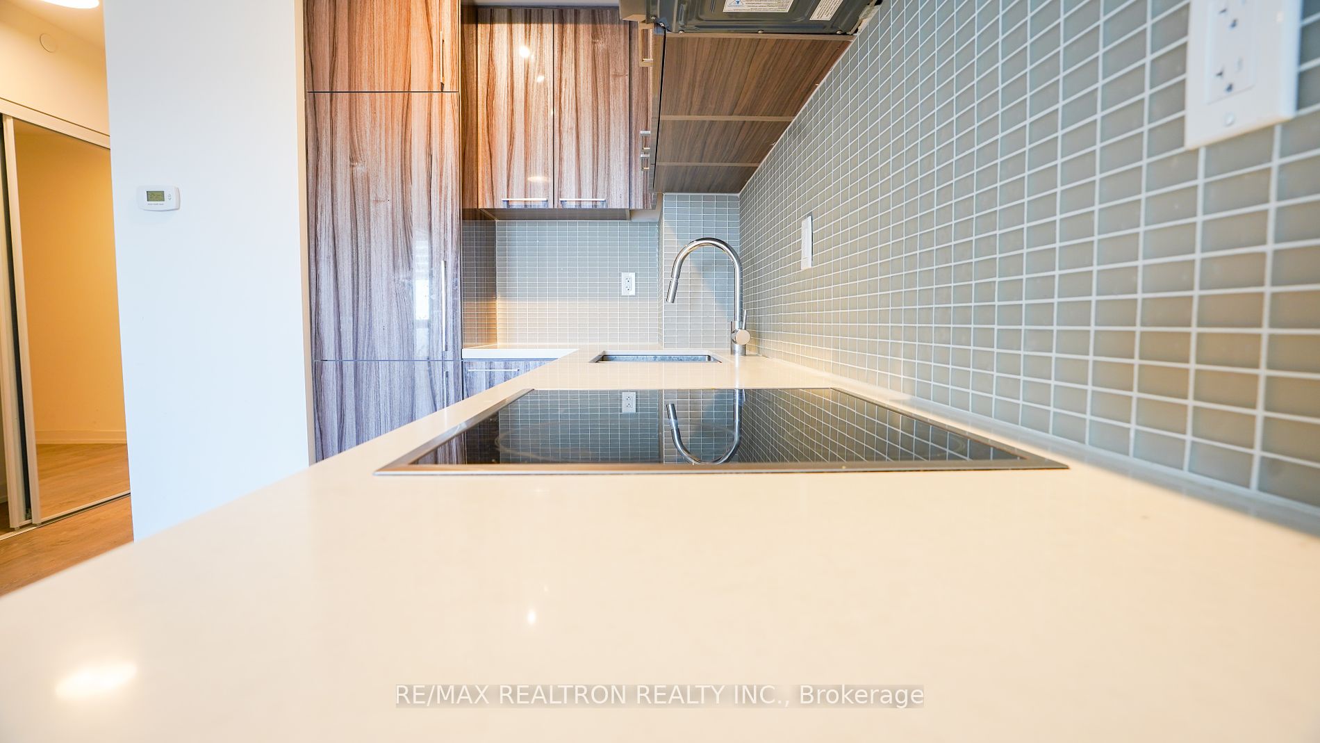 1 Grandview Ave 08 Property Photo 10
