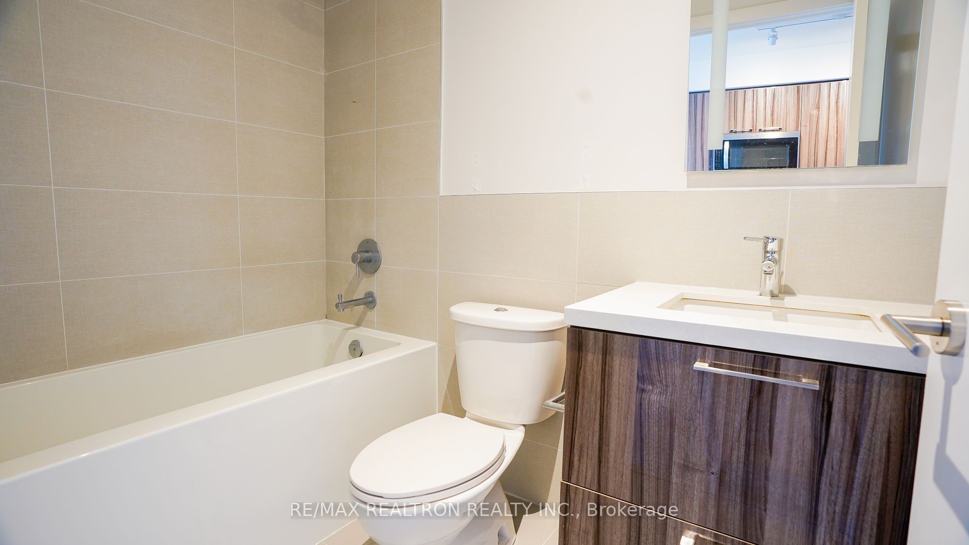 1 Grandview Ave 08 Property Photo 13