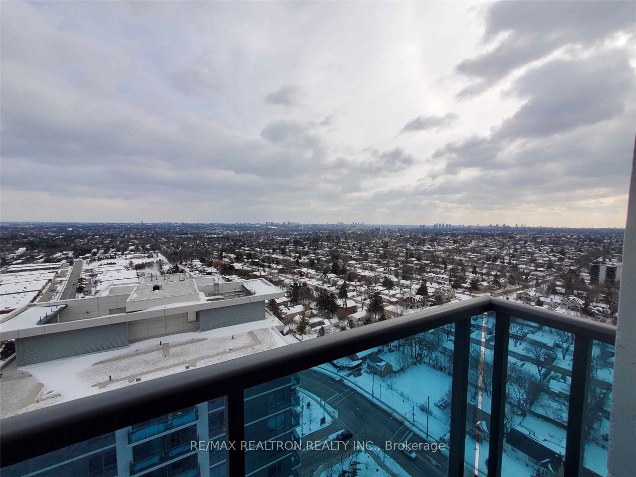 7165 Yonge St 04 Property Photo 1