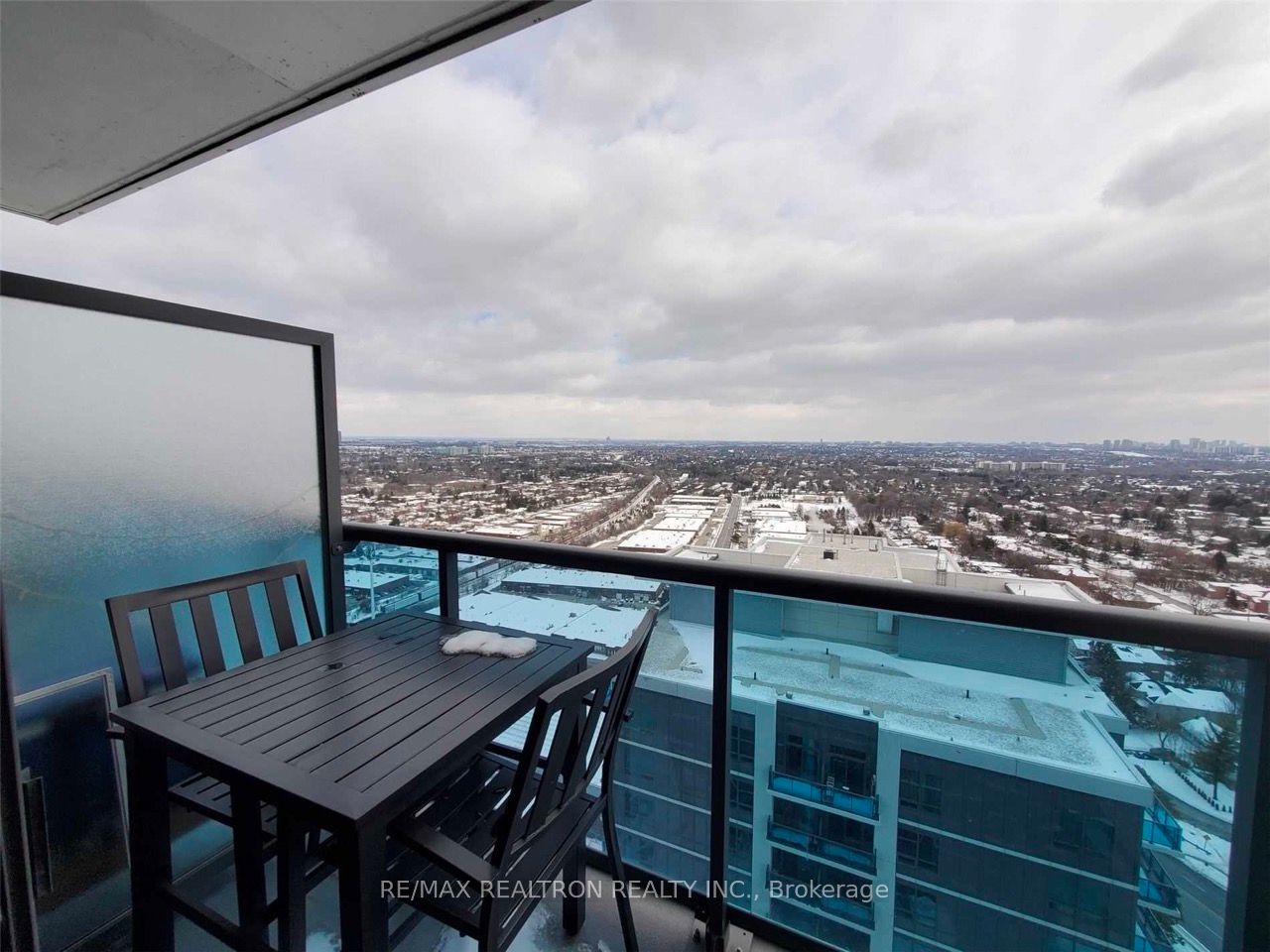 7165 Yonge St 04 Property Photo 2