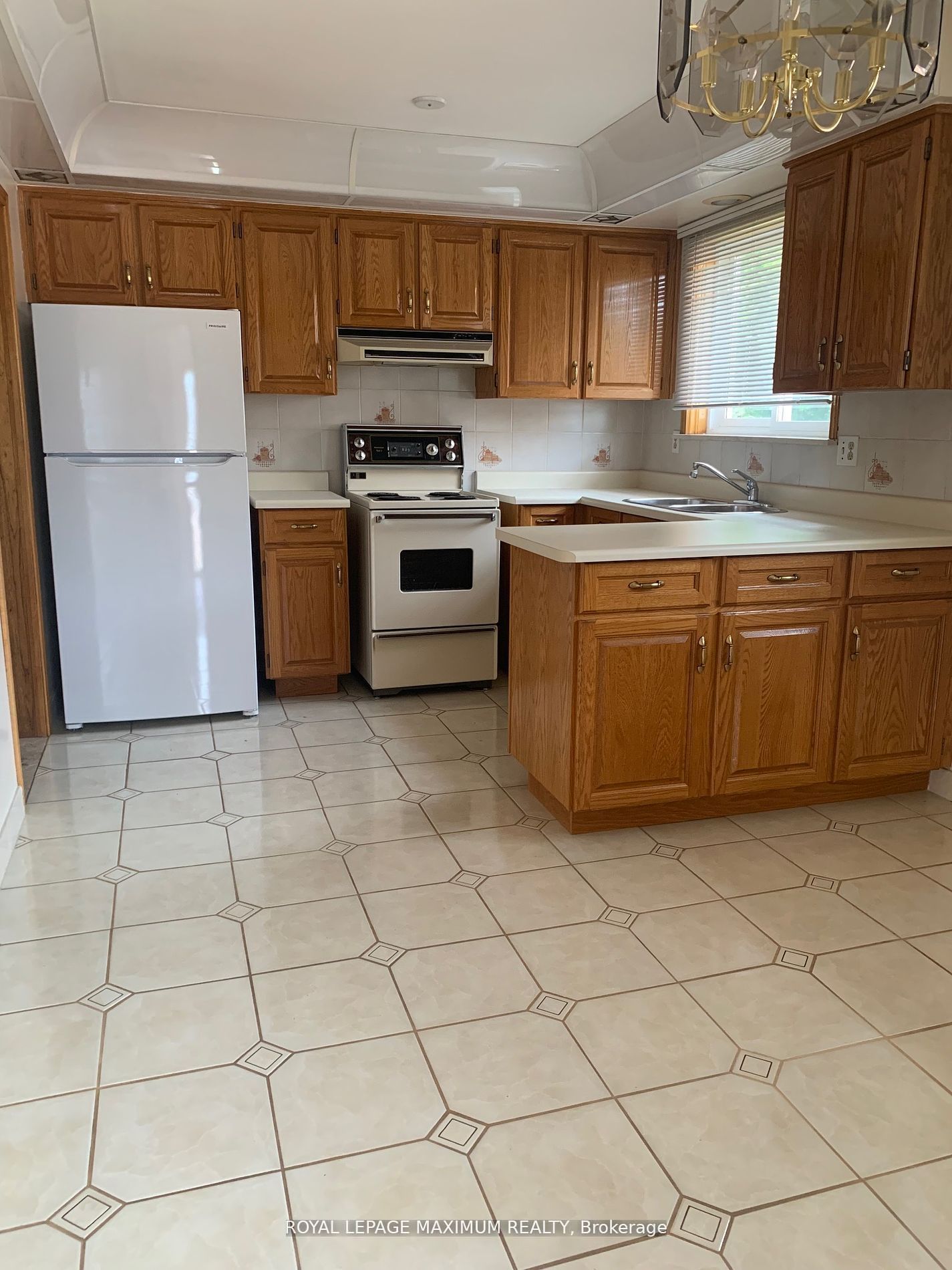155 Rainbow Dr Property Photo 3