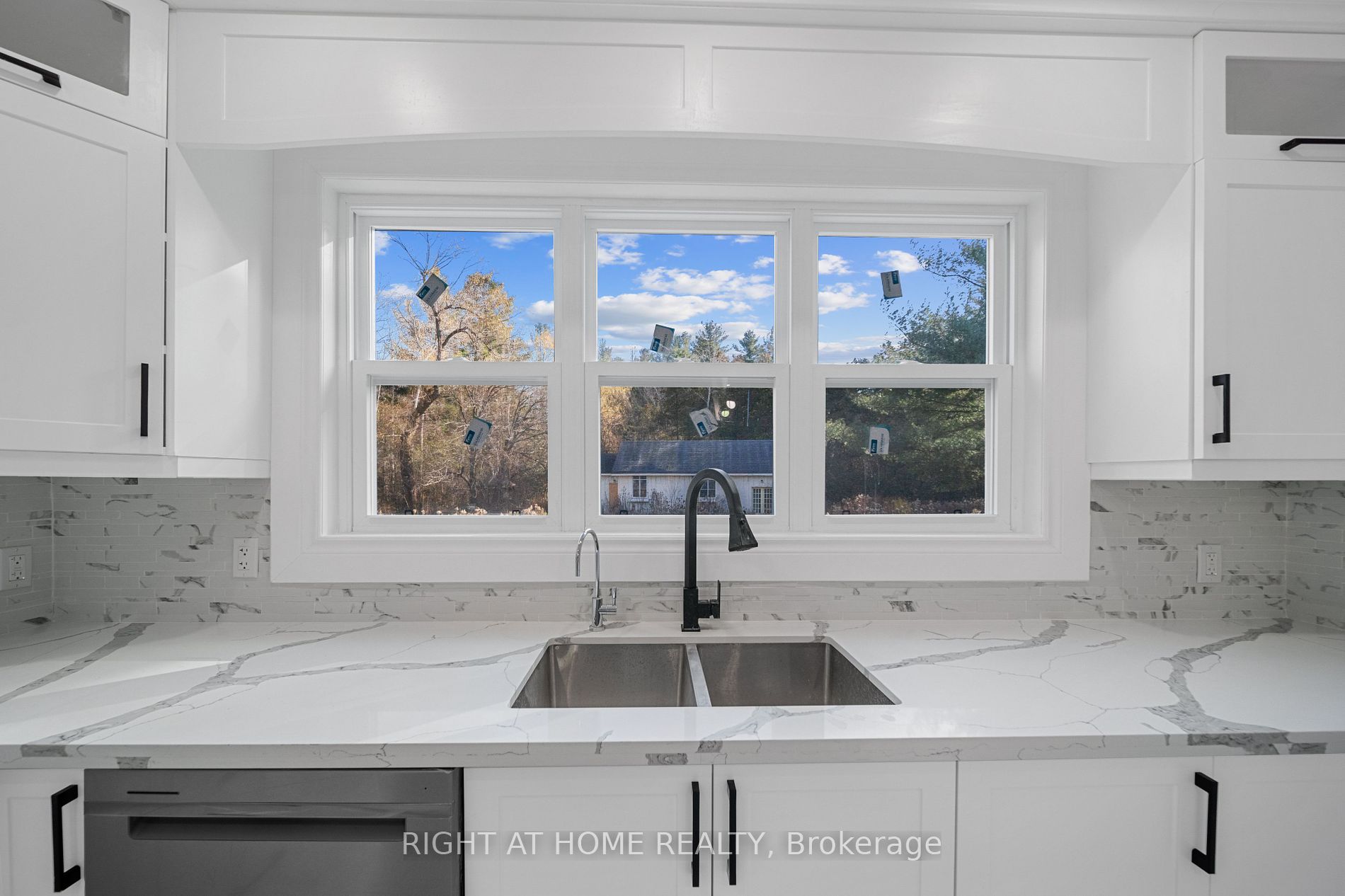5737 Kirby Rd Property Photo 3