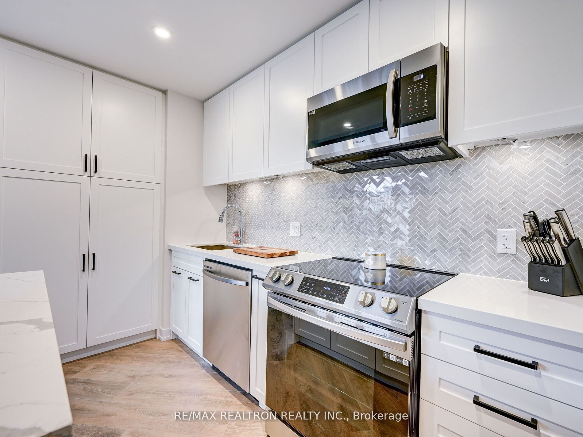415 Sea Ray Ave 27 Property Photo 8