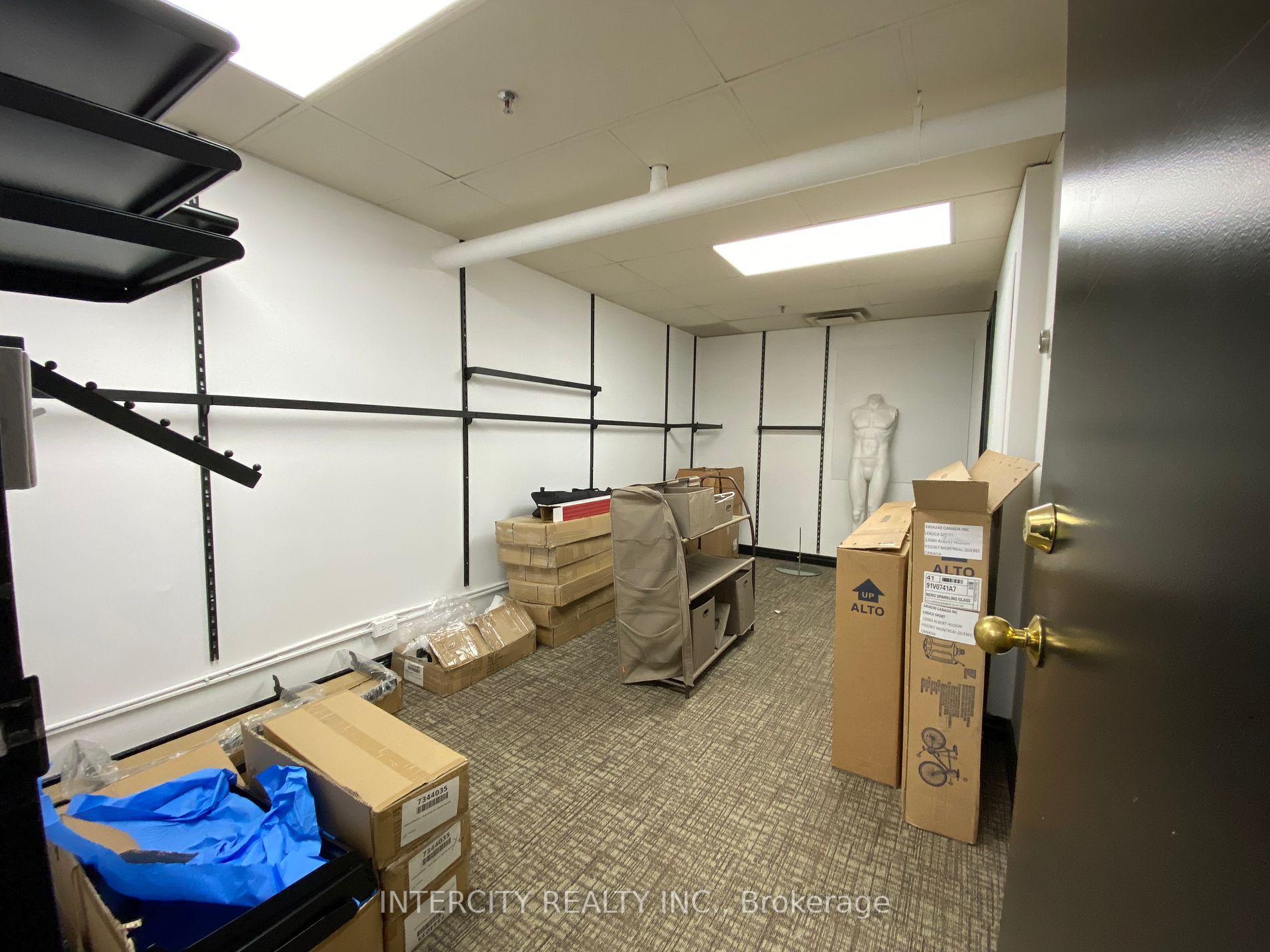 665 Millway Ave Property Photo 5