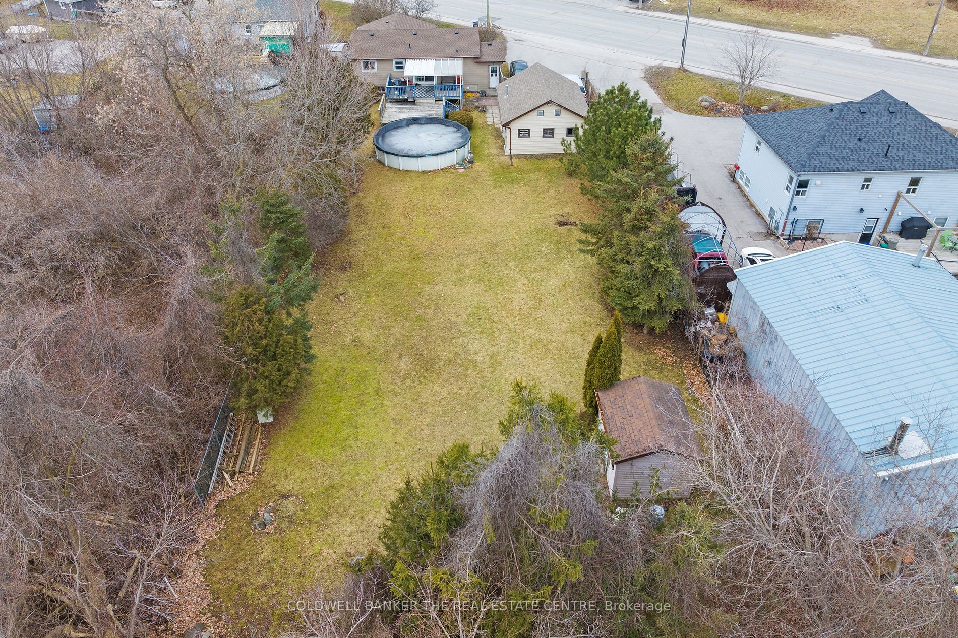 533 The Queensway S Property Photo 3