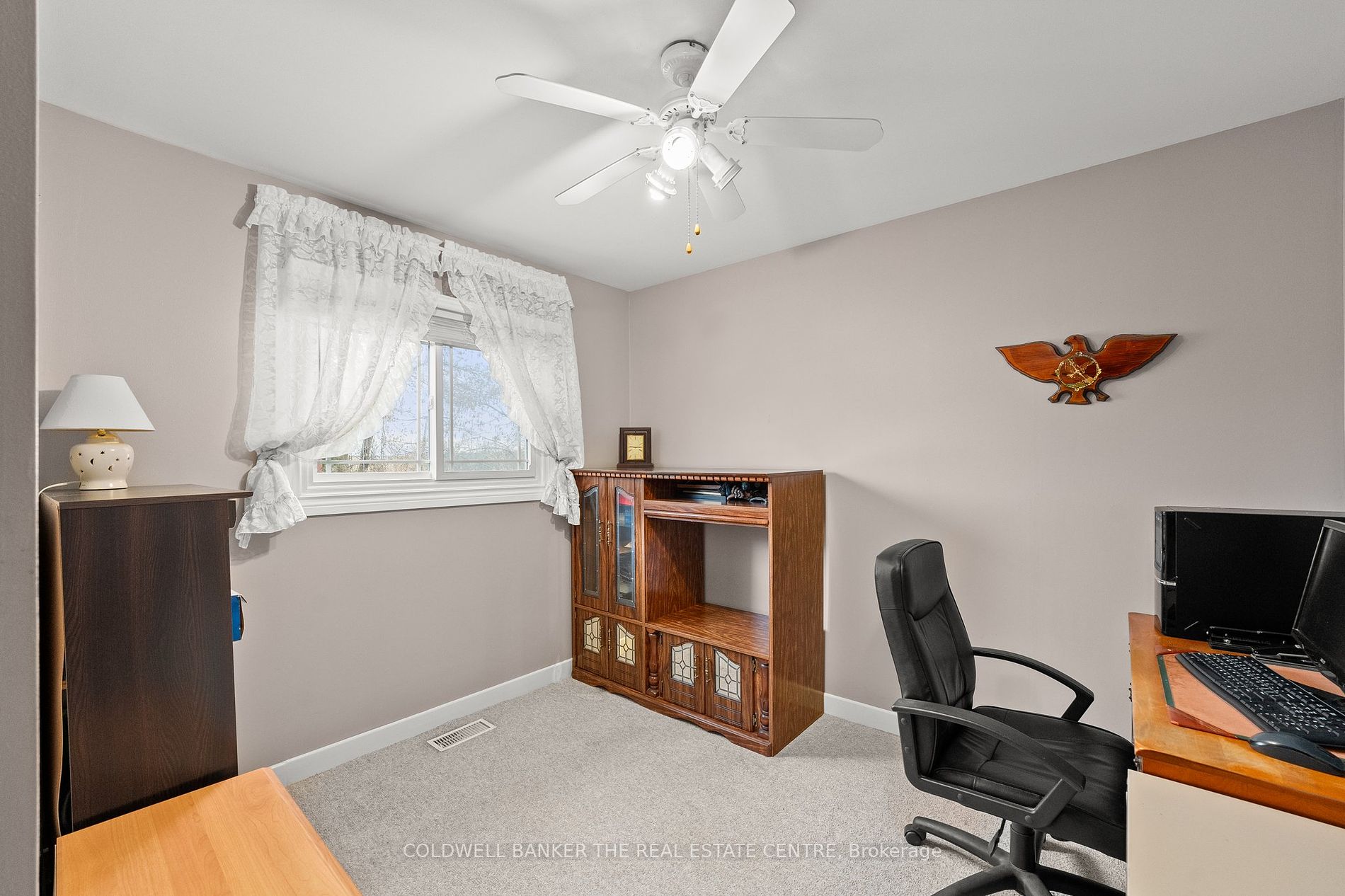 533 The Queensway S Property Photo 18