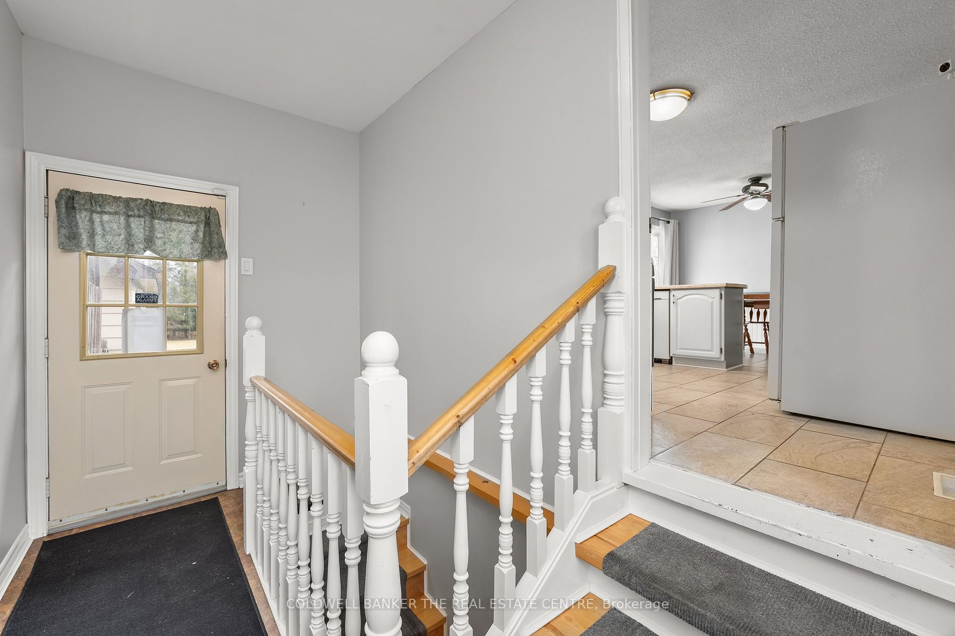 533 The Queensway S Property Photo 19