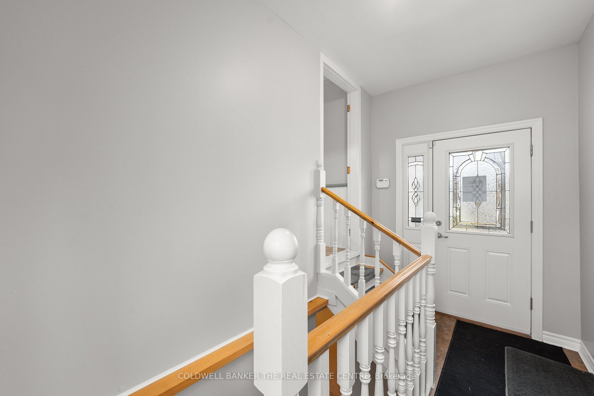 533 The Queensway S Property Photo 20
