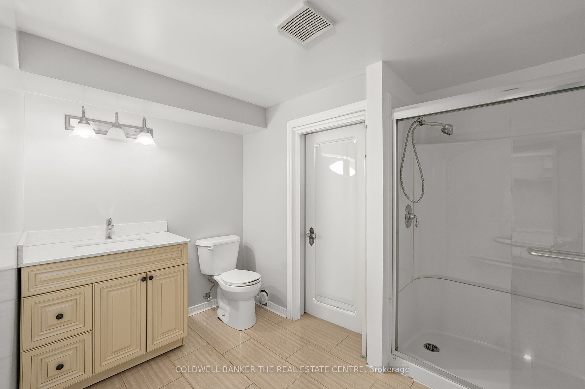 533 The Queensway S Property Photo 21