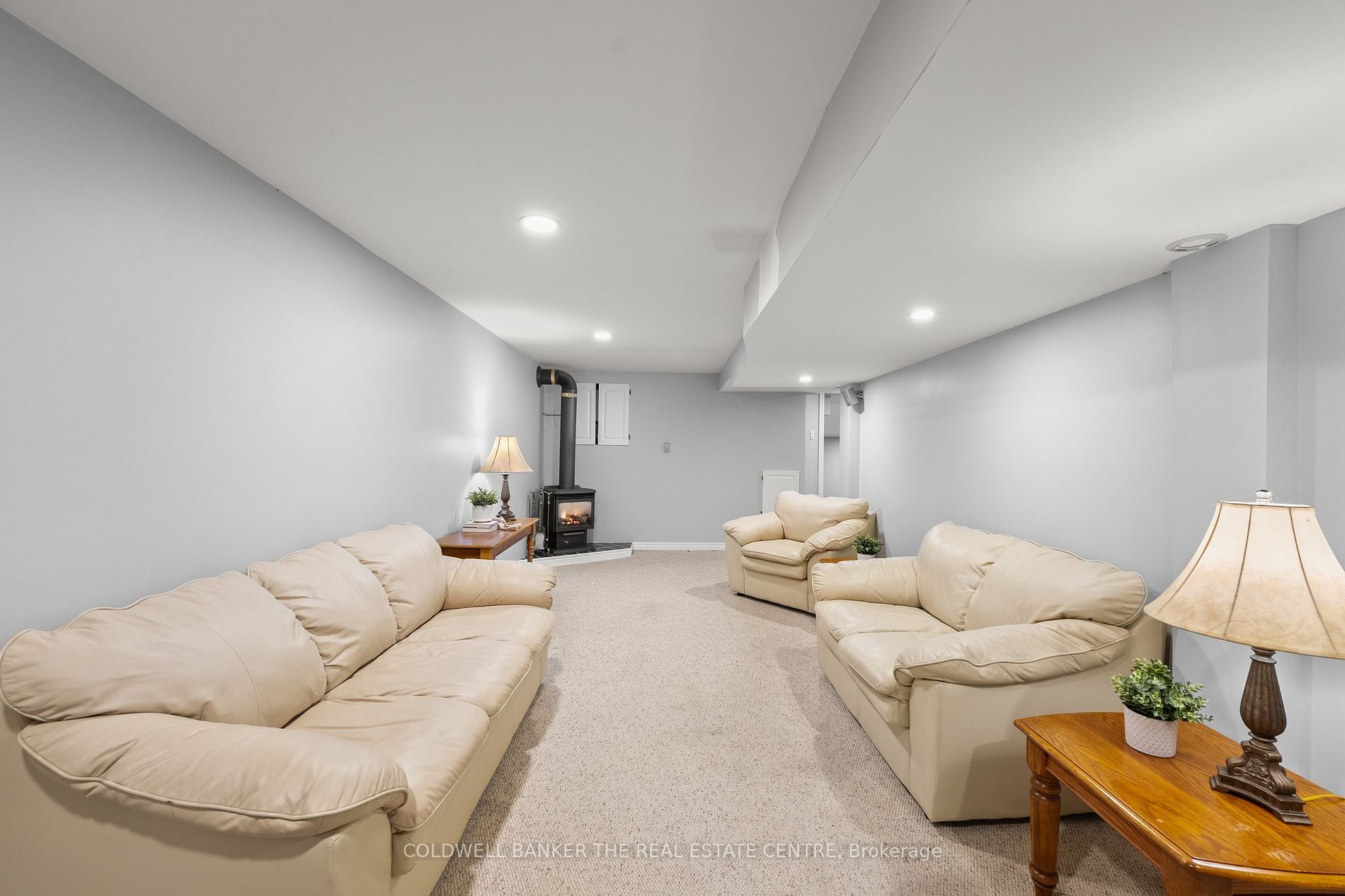 533 The Queensway S Property Photo 24