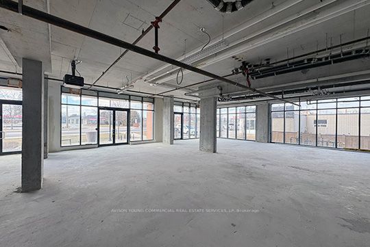 11611 Yonge St Property Photo 2
