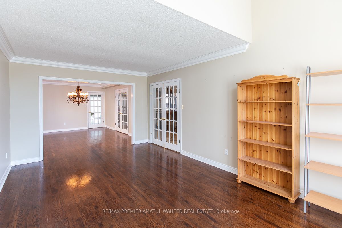 300 Blackburn Blvd Property Photo 17