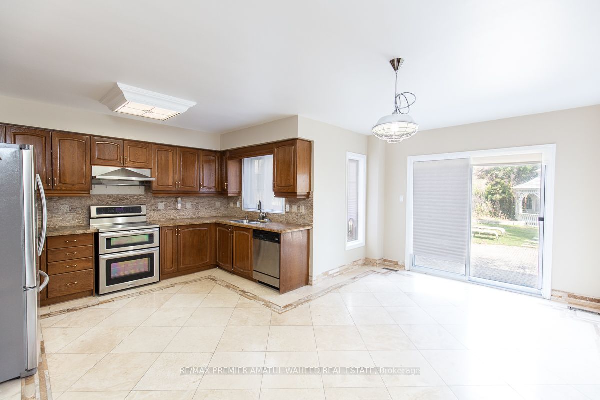 300 Blackburn Blvd Property Photo 18