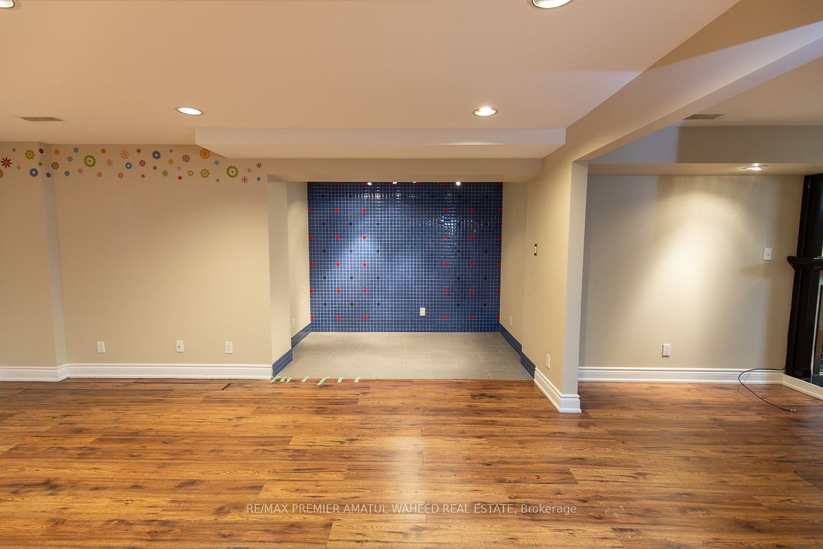 300 Blackburn Blvd Property Photo 22