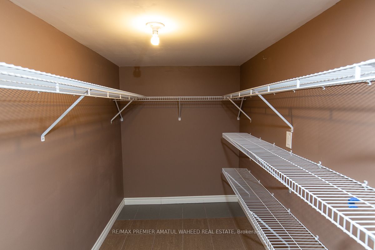 300 Blackburn Blvd Property Photo 36