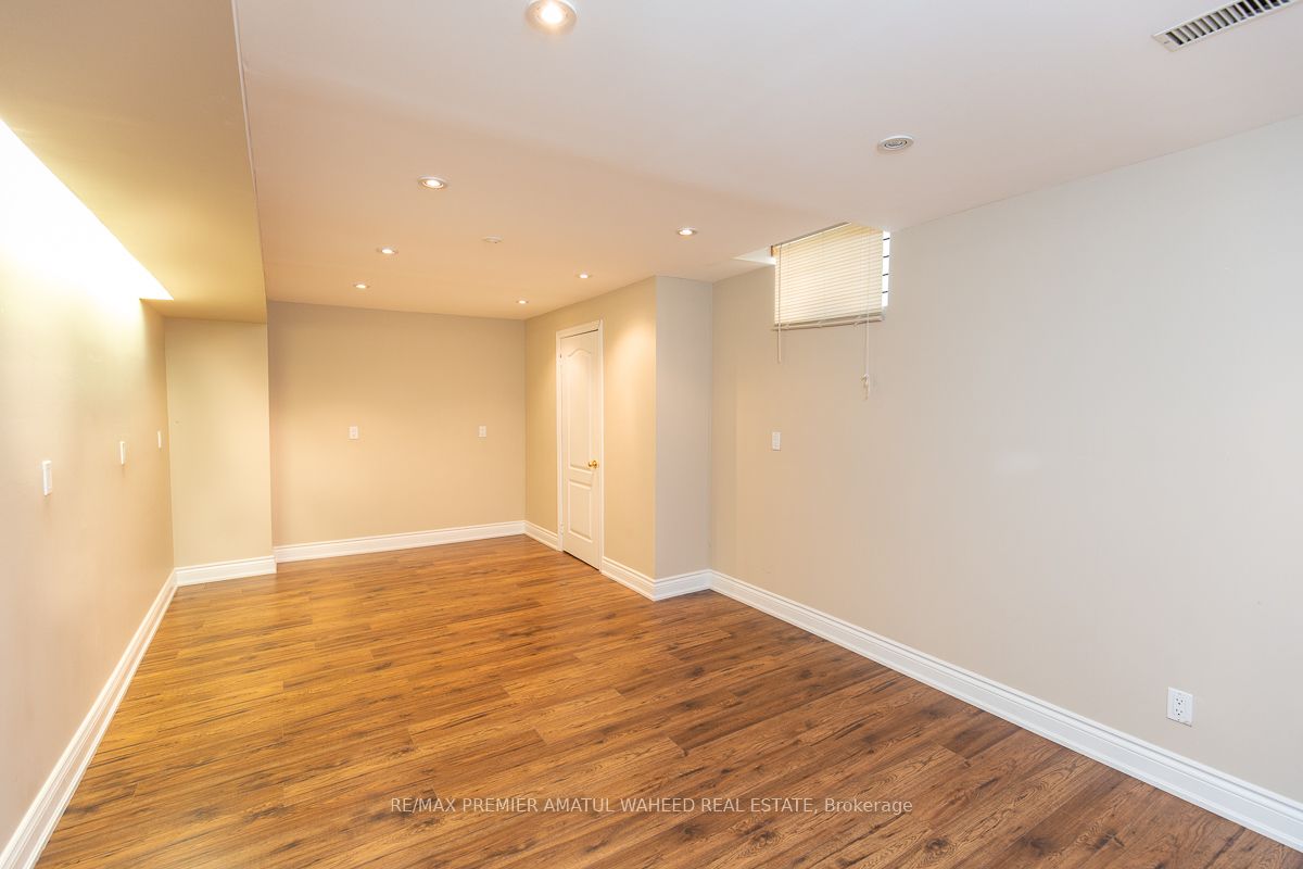 300 Blackburn Blvd Property Photo 39