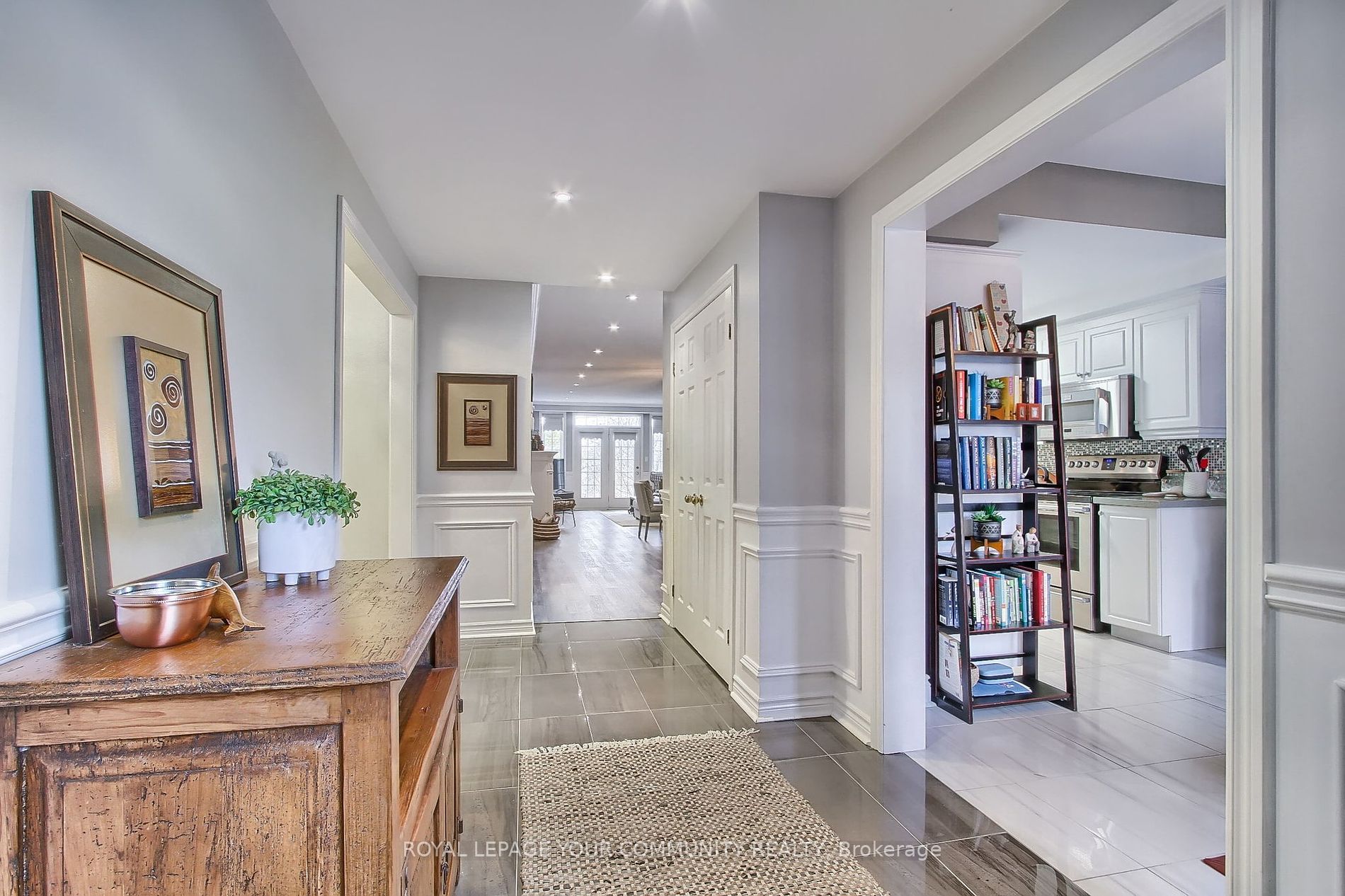 520 Silken Laumann Dr 7 Property Photo 6