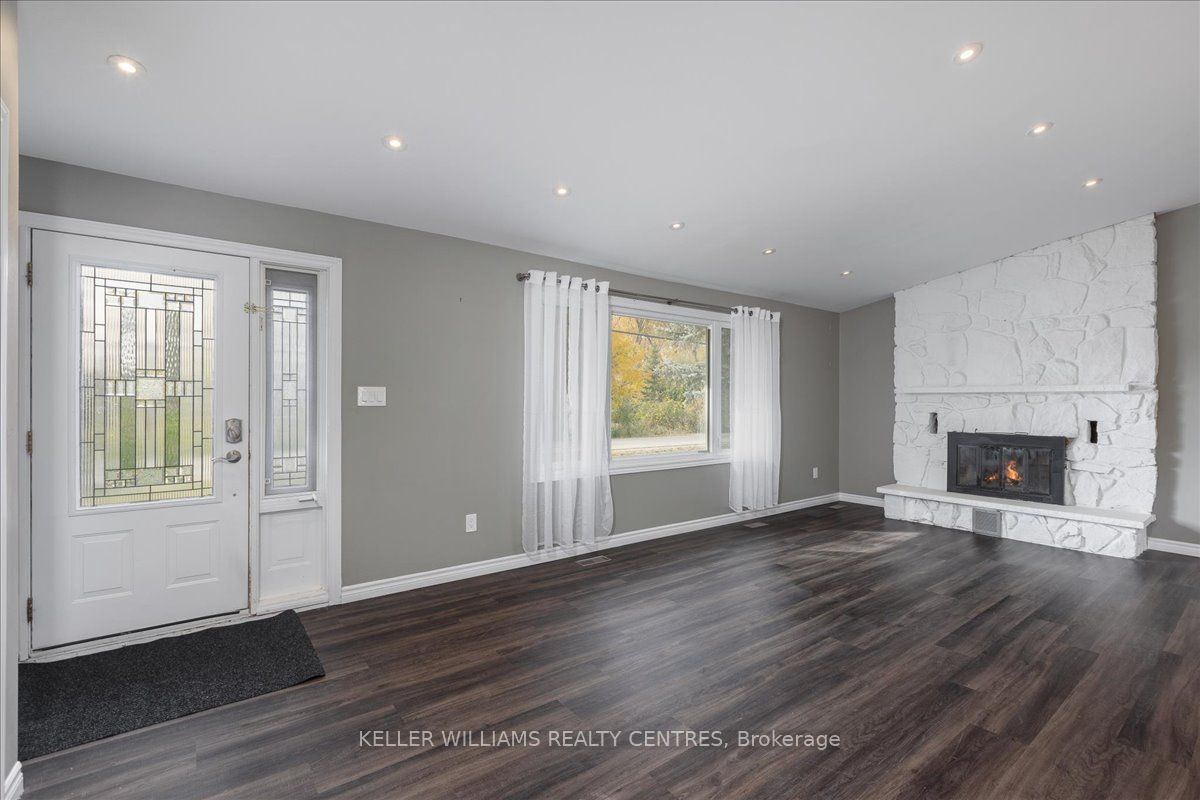 5 Evelyn Ave Property Photo 6
