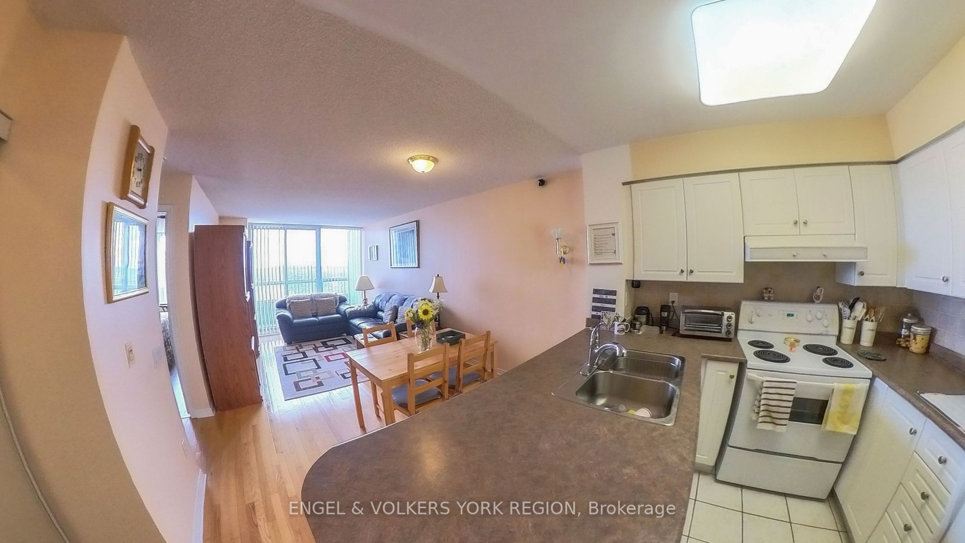 9 Northern Heights Dr 2 Property Photo 3