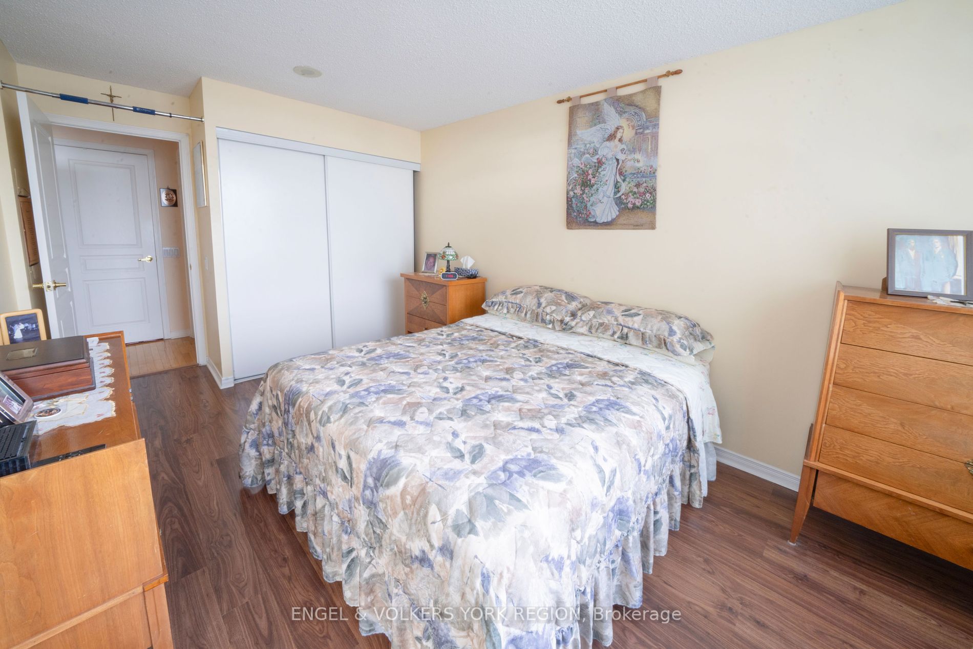 9 Northern Heights Dr 2 Property Photo 5