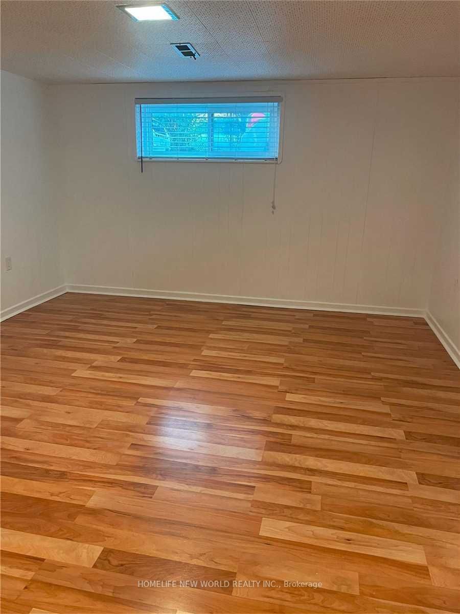 438 Fernleigh Circ N Property Photo 6