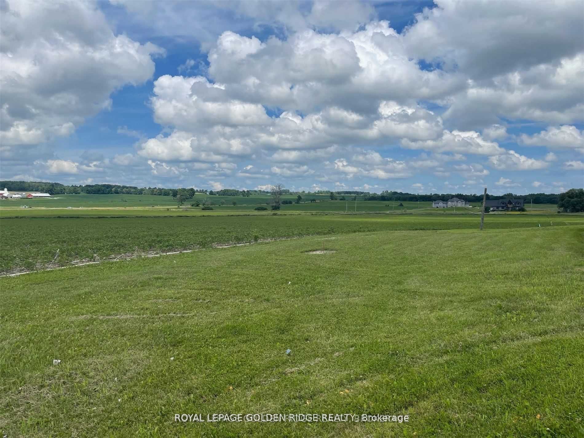 2825 4th Line Property Photo 2