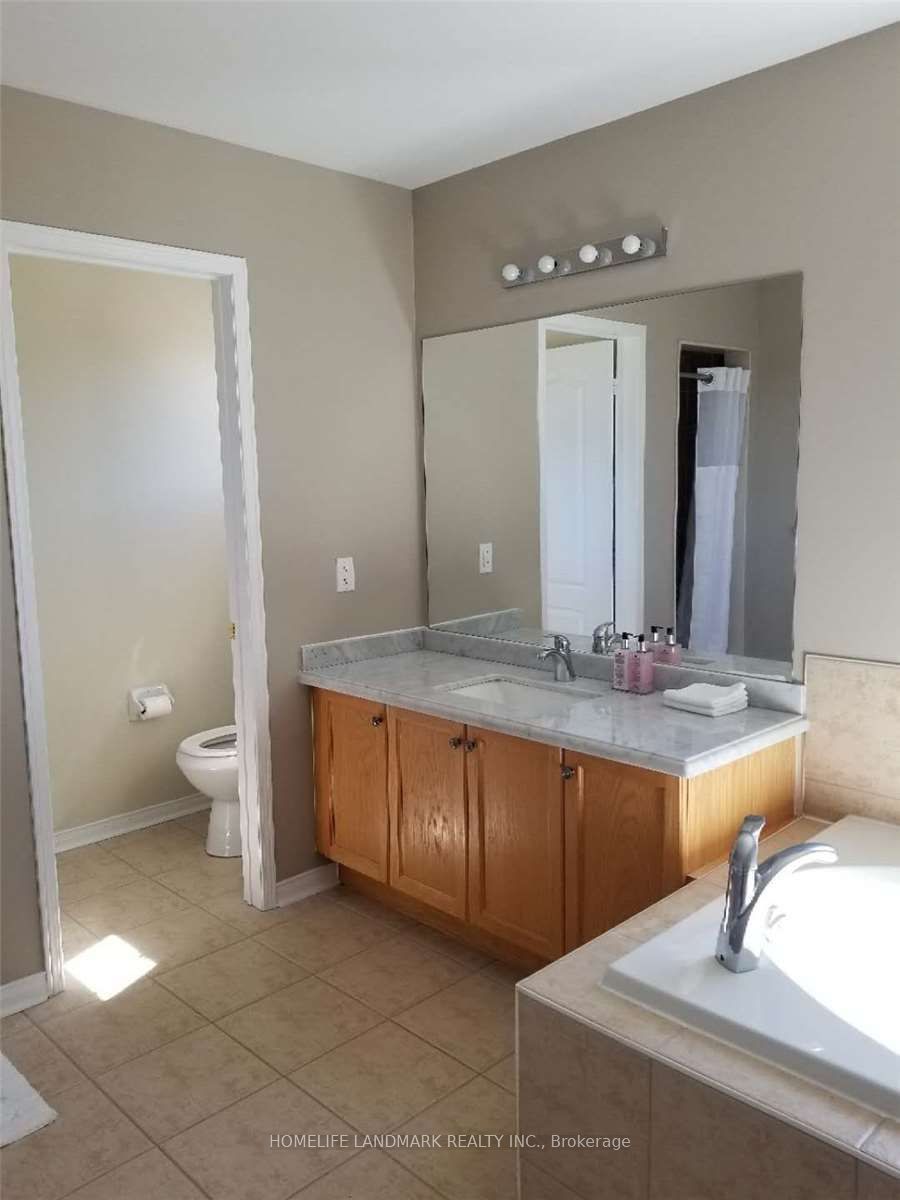 155 Old Colony Rd Property Photo 9