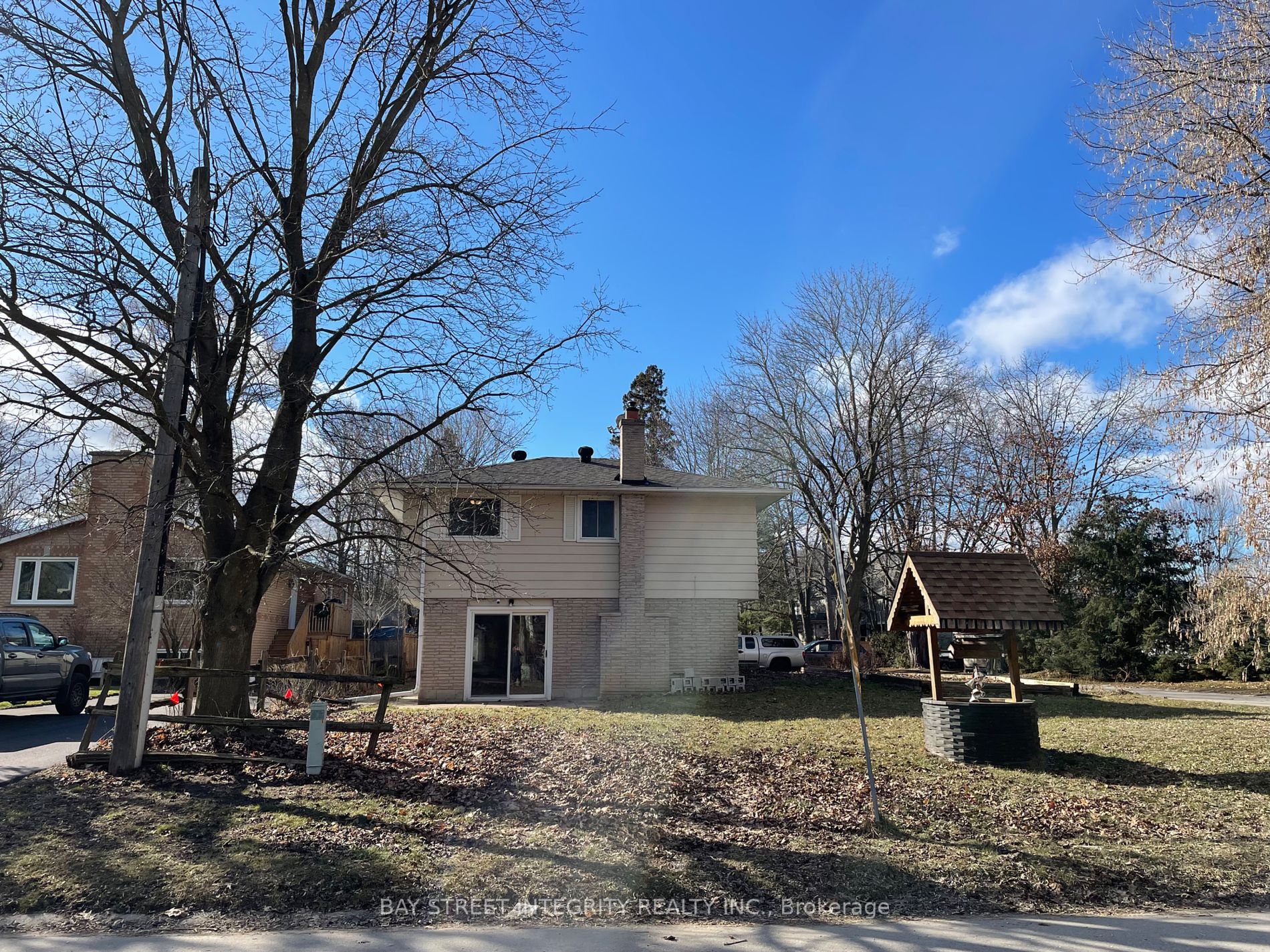 1 Pine St Property Photo 1